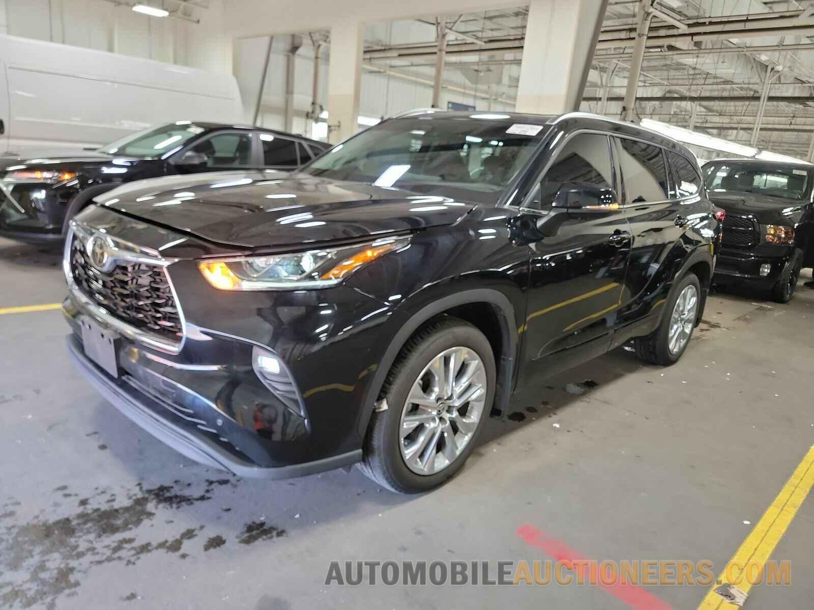 5TDKDRBH2PS002327 Toyota Highlander 2023