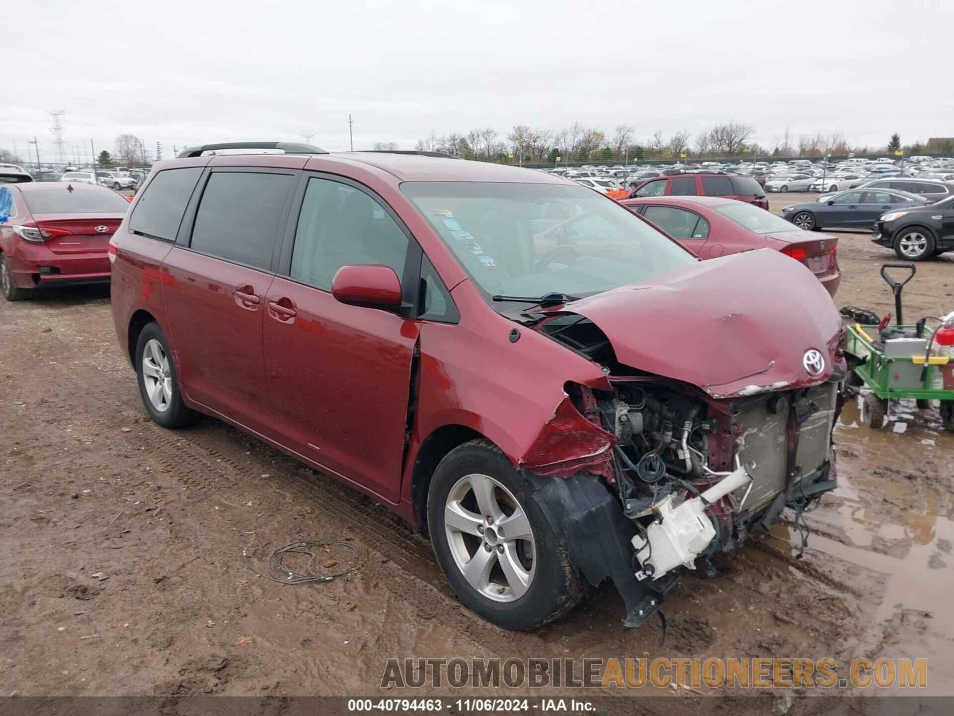 5TDKK3DC0DS403889 TOYOTA SIENNA 2013