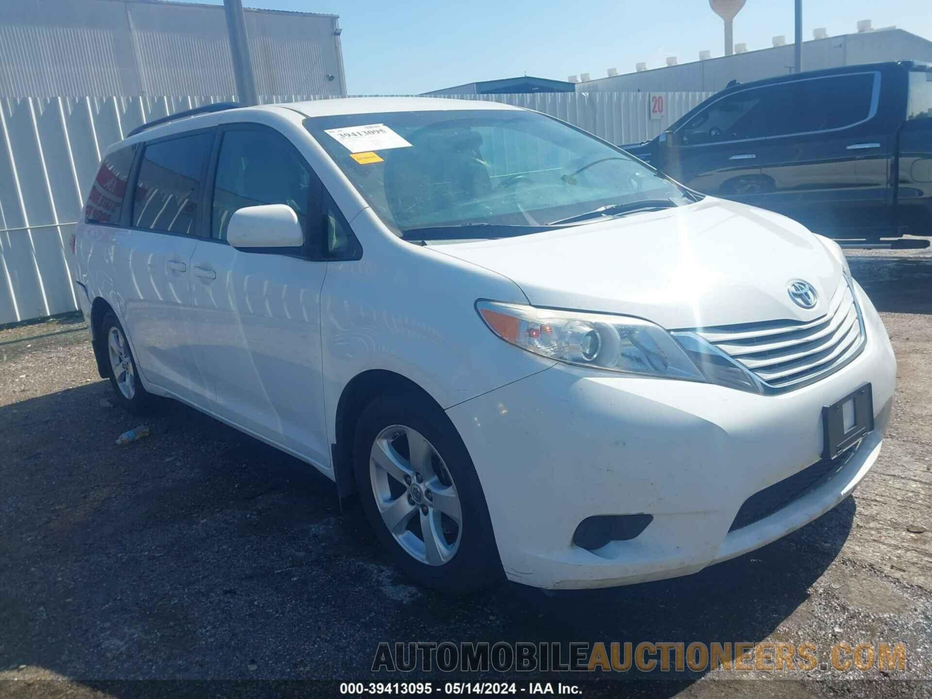 5TDKK3DC0FS561961 TOYOTA SIENNA 2015