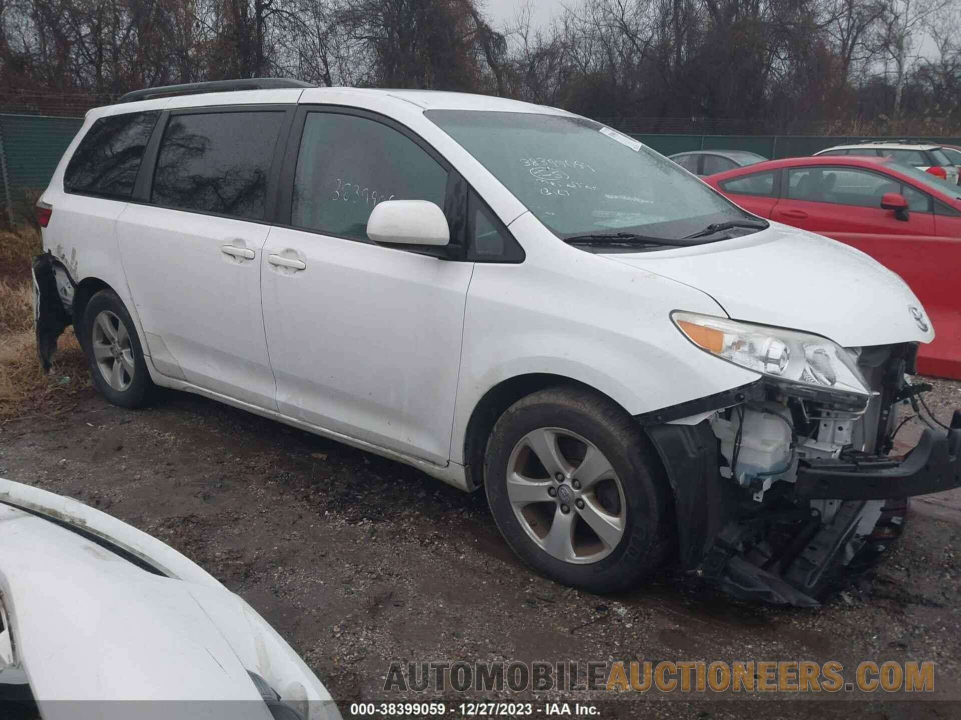 5TDKK3DC0FS567257 TOYOTA SIENNA 2015