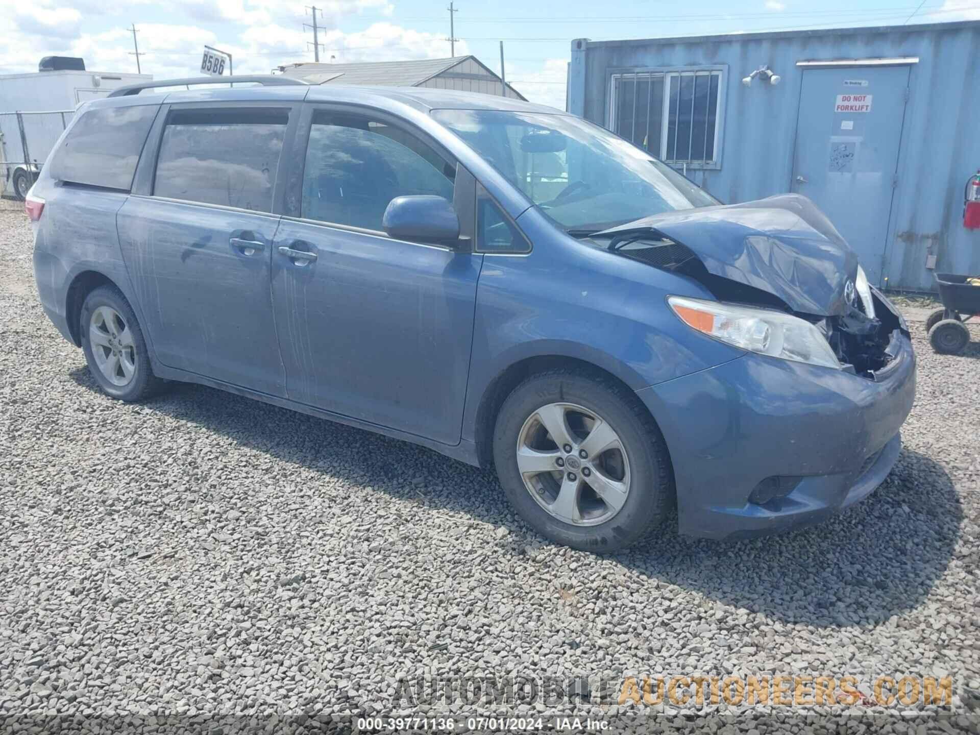 5TDKK3DC0FS576413 TOYOTA SIENNA 2015