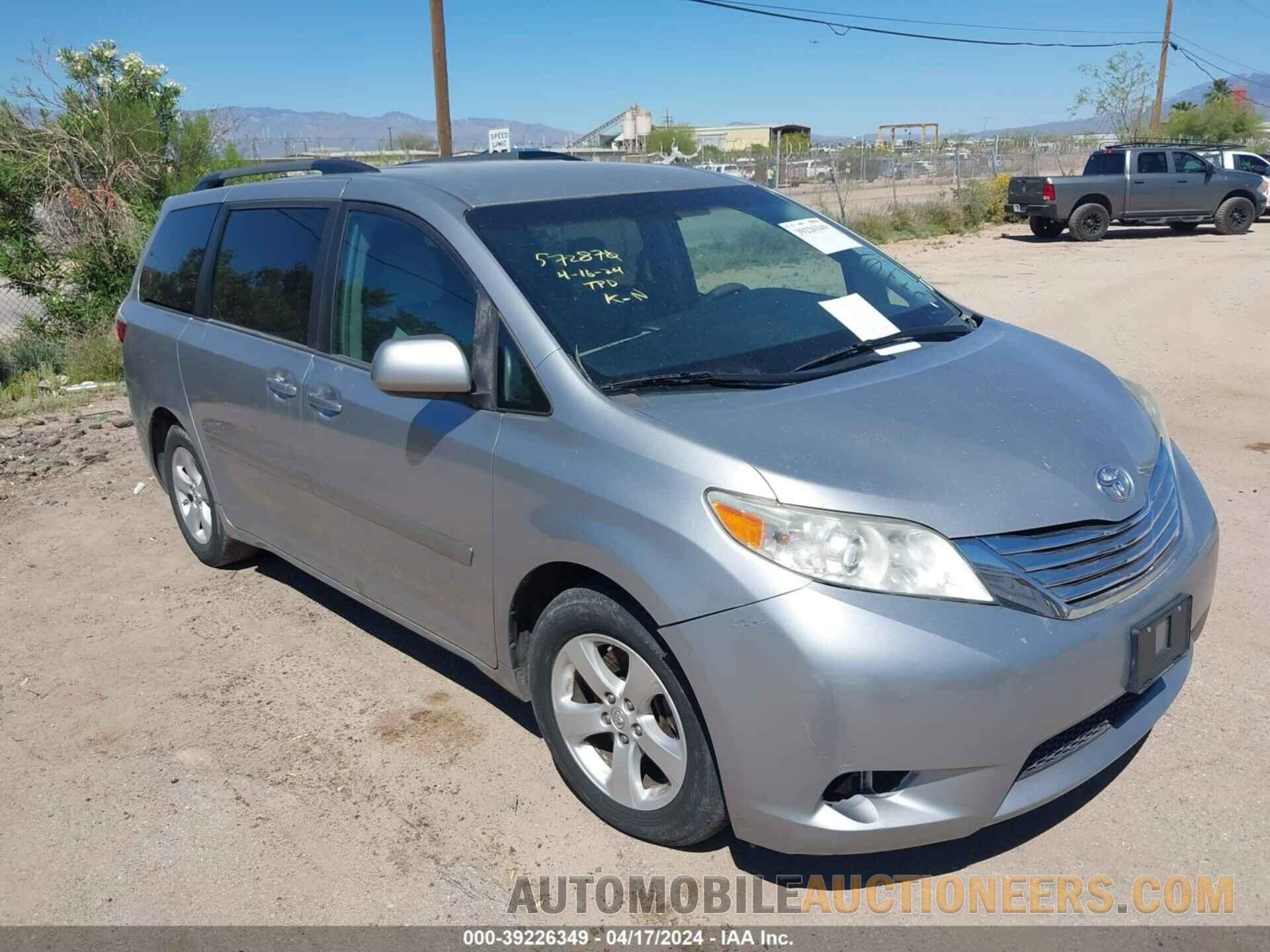 5TDKK3DC0FS577092 TOYOTA SIENNA 2015