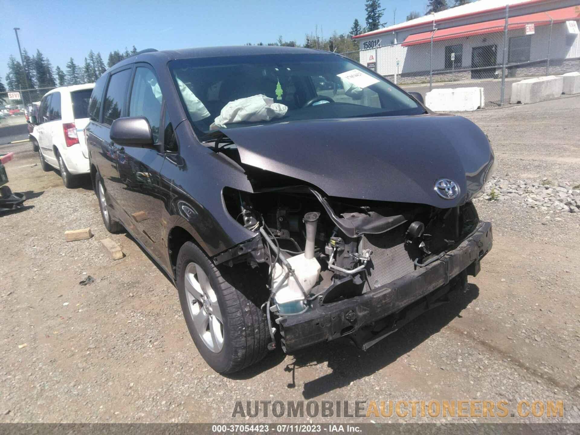 5TDKK3DC0FS578890 TOYOTA SIENNA 2015