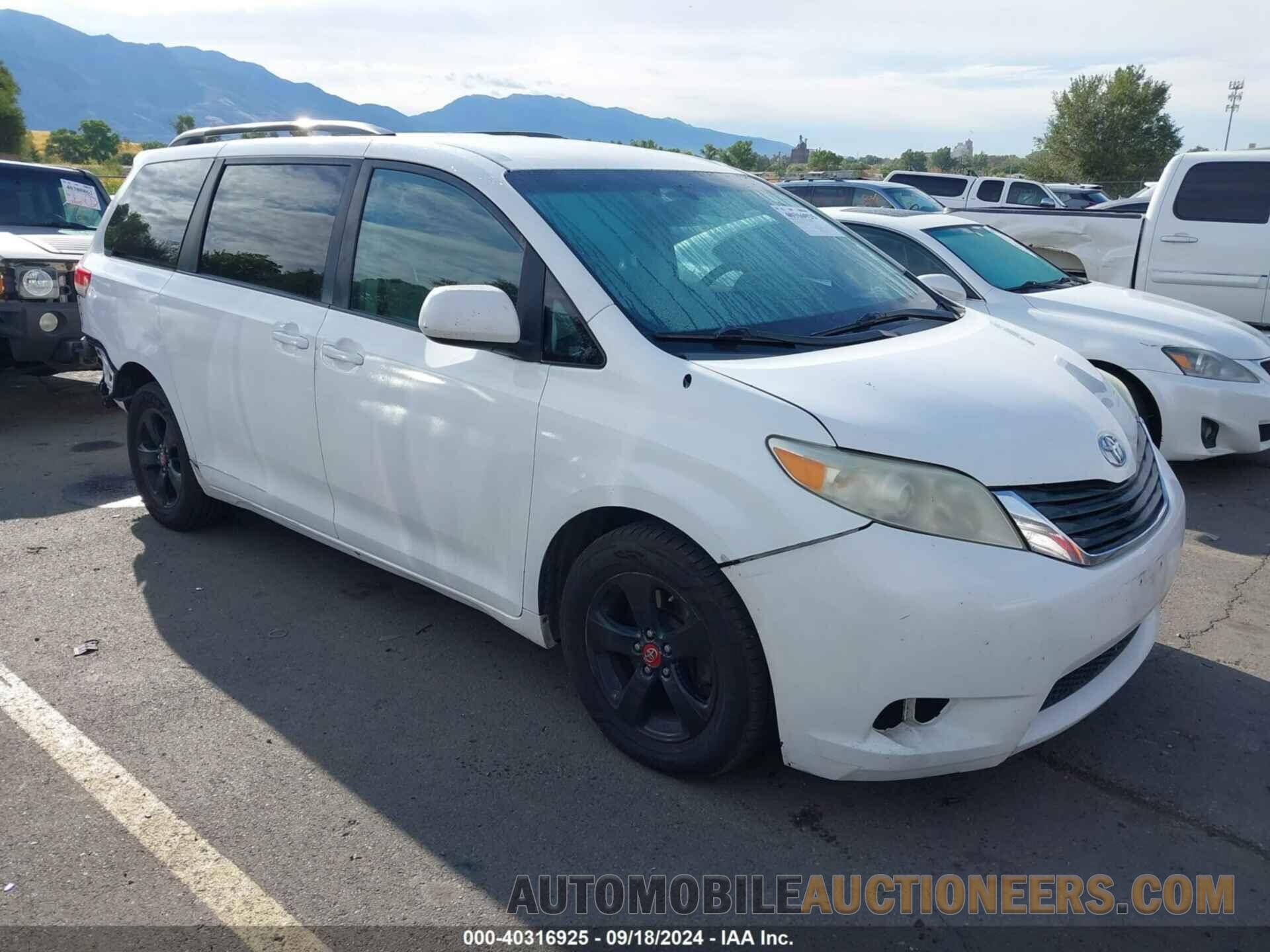 5TDKK3DC1BS032674 TOYOTA SIENNA 2011