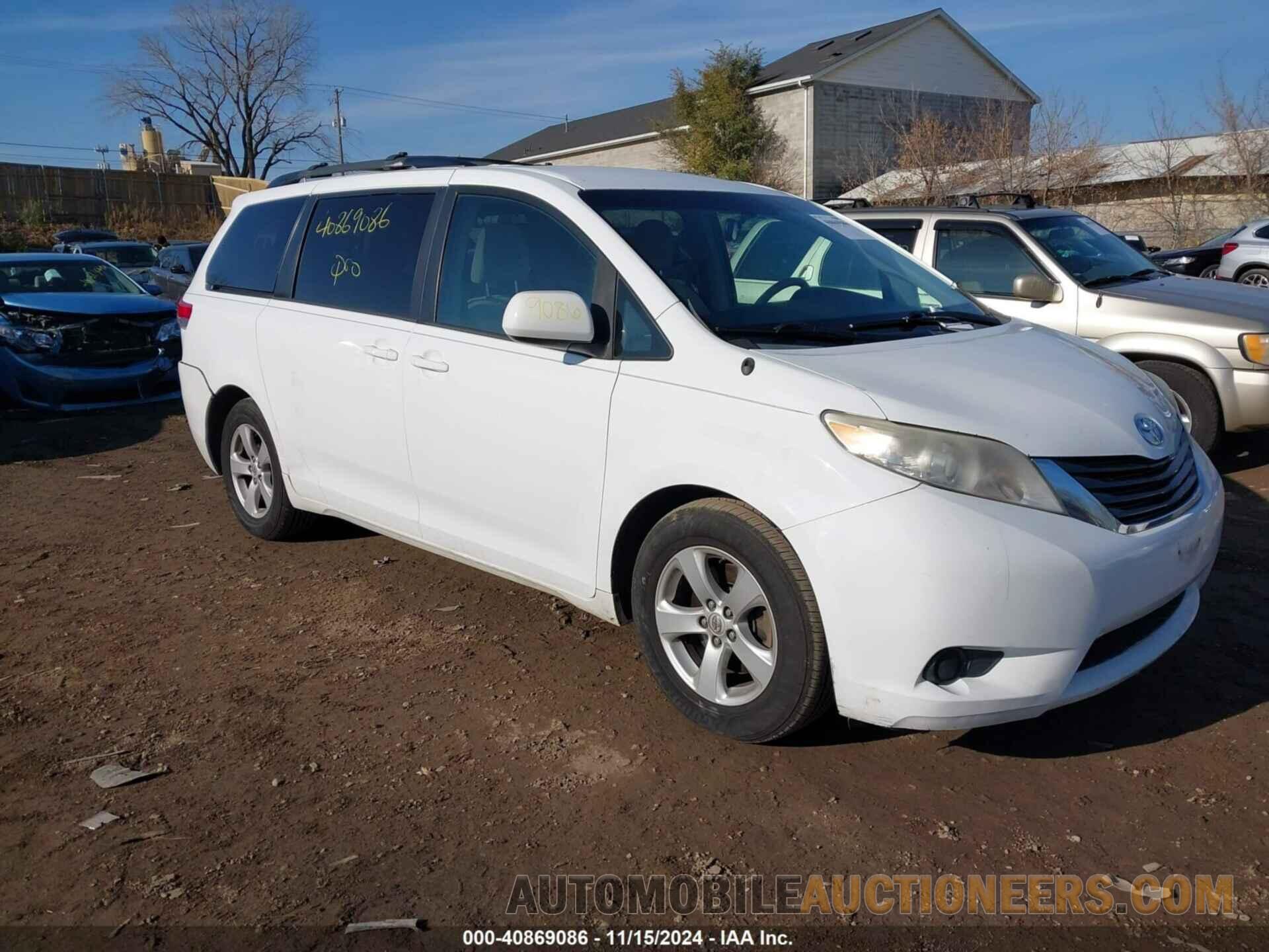 5TDKK3DC1DS289224 TOYOTA SIENNA 2013