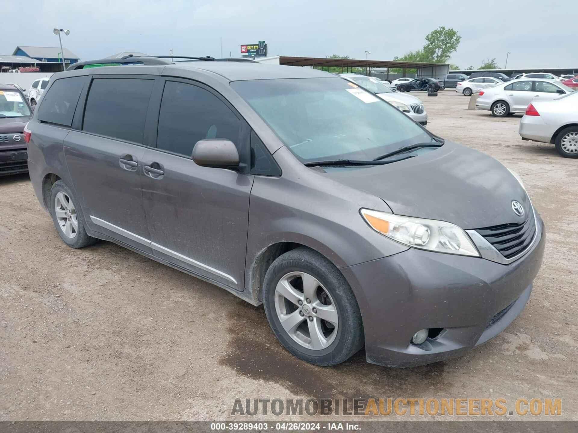 5TDKK3DC1FS568109 TOYOTA SIENNA 2015