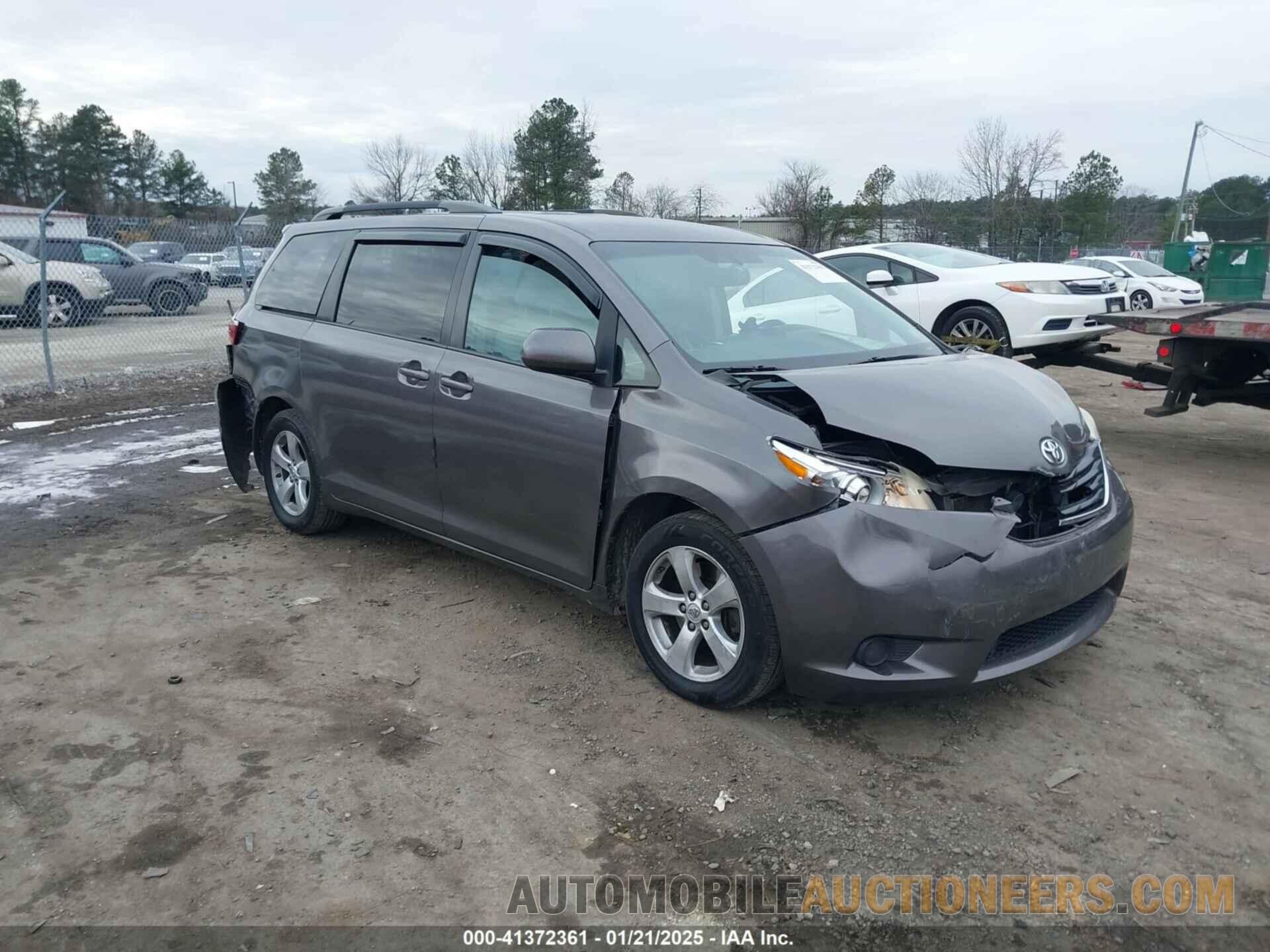 5TDKK3DC1FS568899 TOYOTA SIENNA 2015