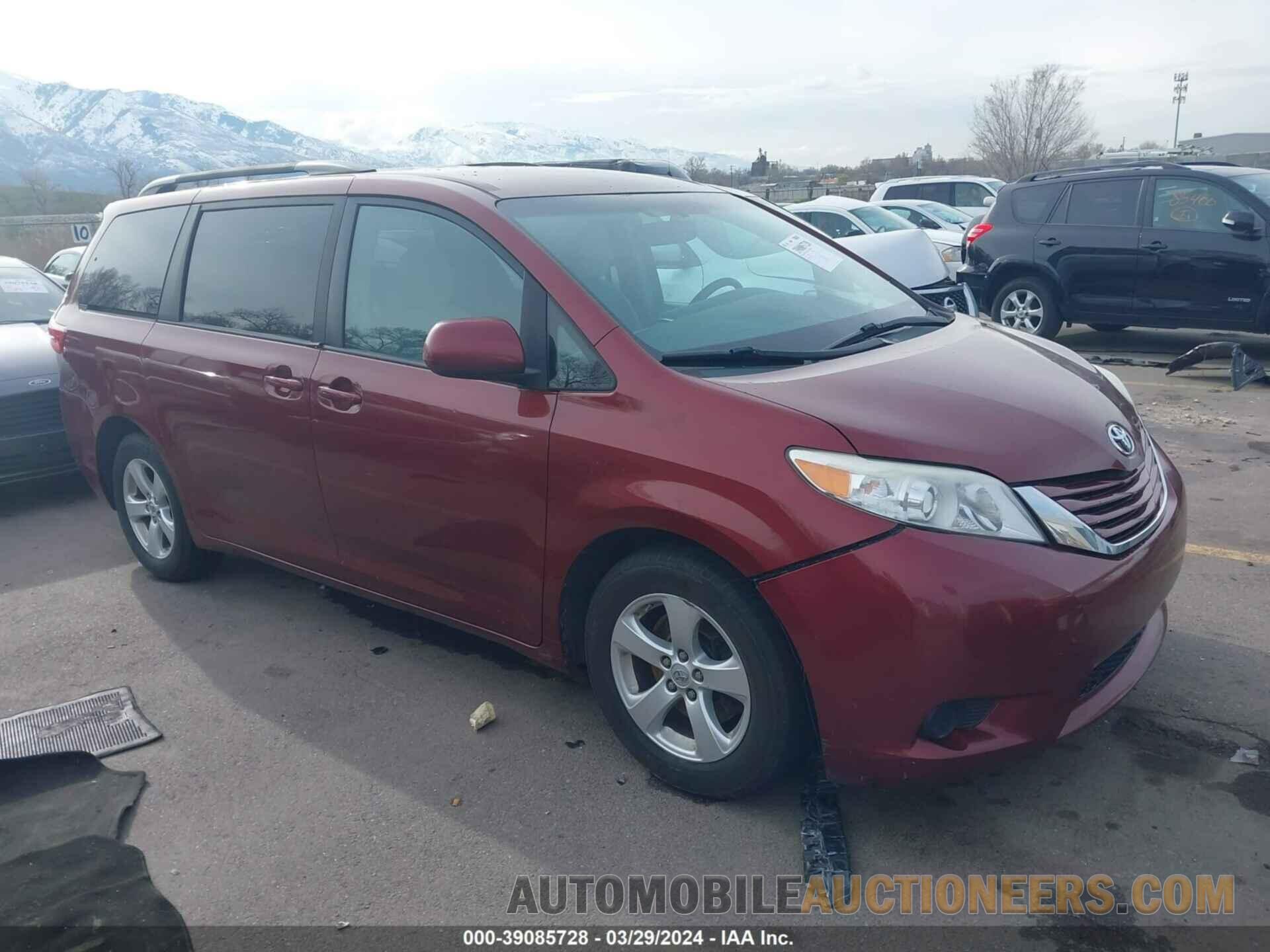 5TDKK3DC1FS579059 TOYOTA SIENNA 2015