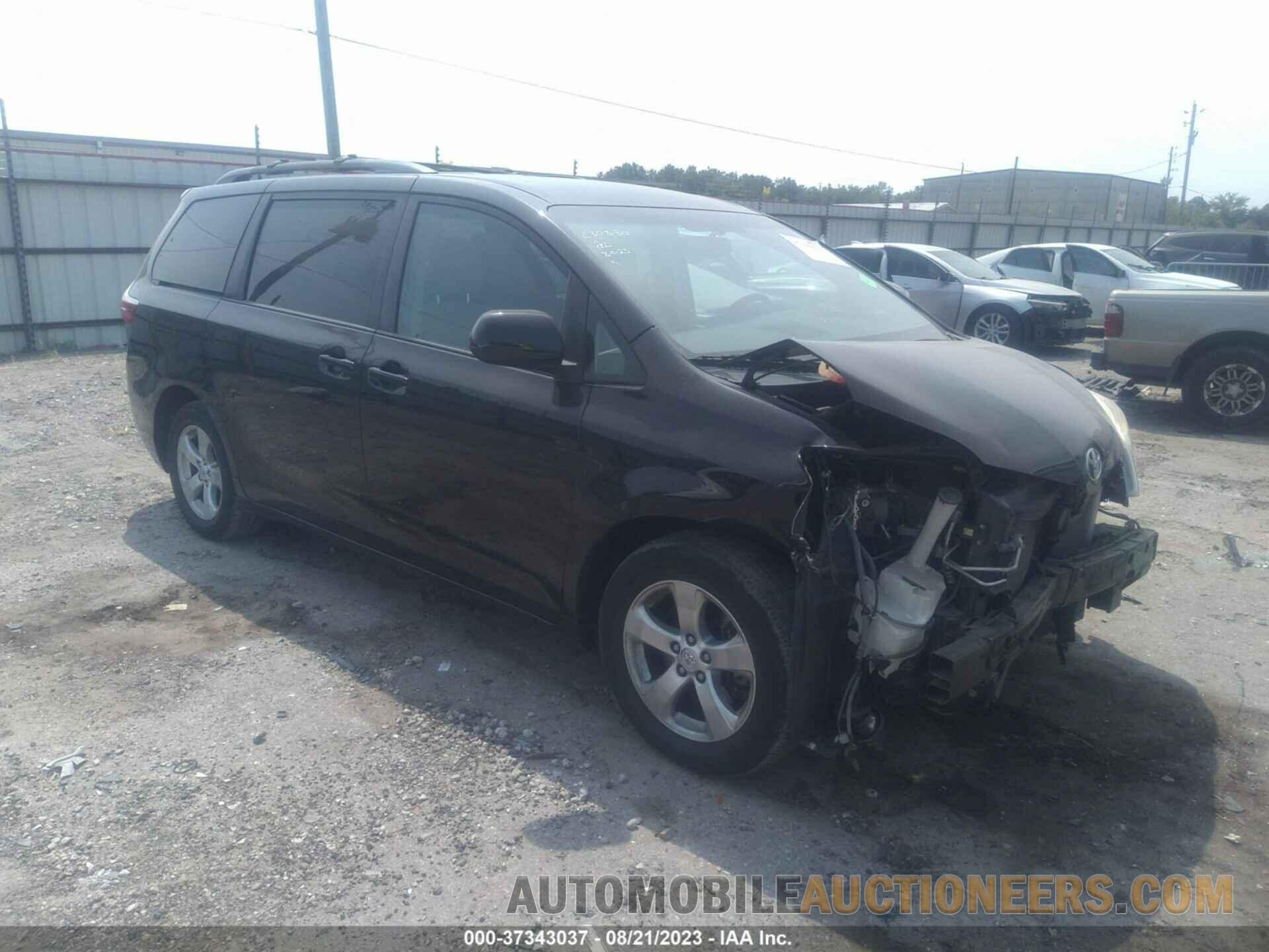 5TDKK3DC1FS588344 TOYOTA SIENNA 2015