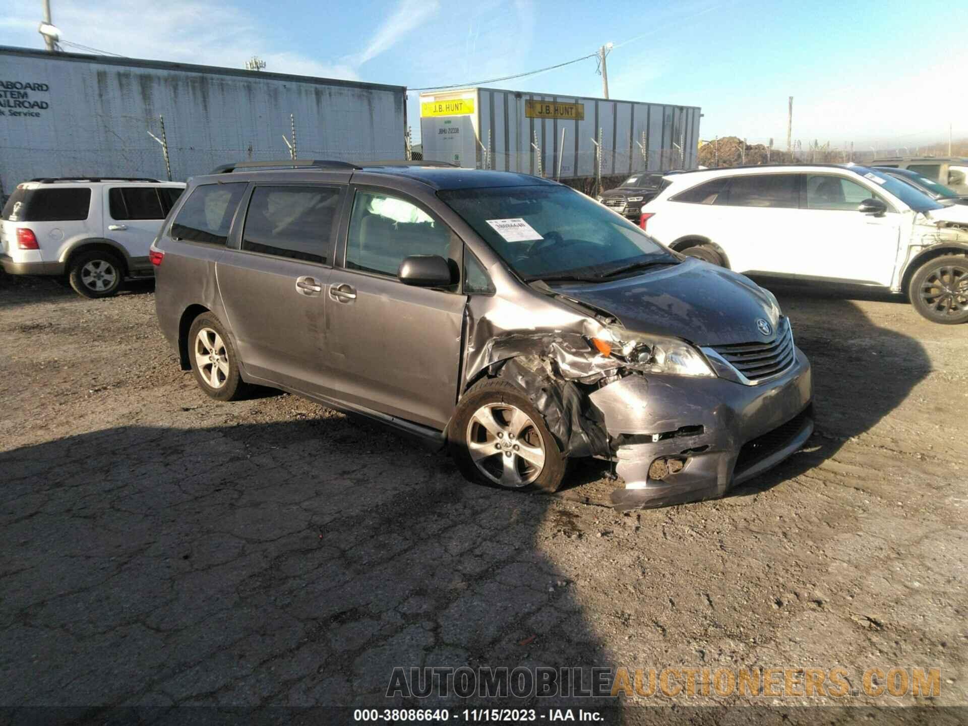 5TDKK3DC1FS600833 TOYOTA SIENNA 2015