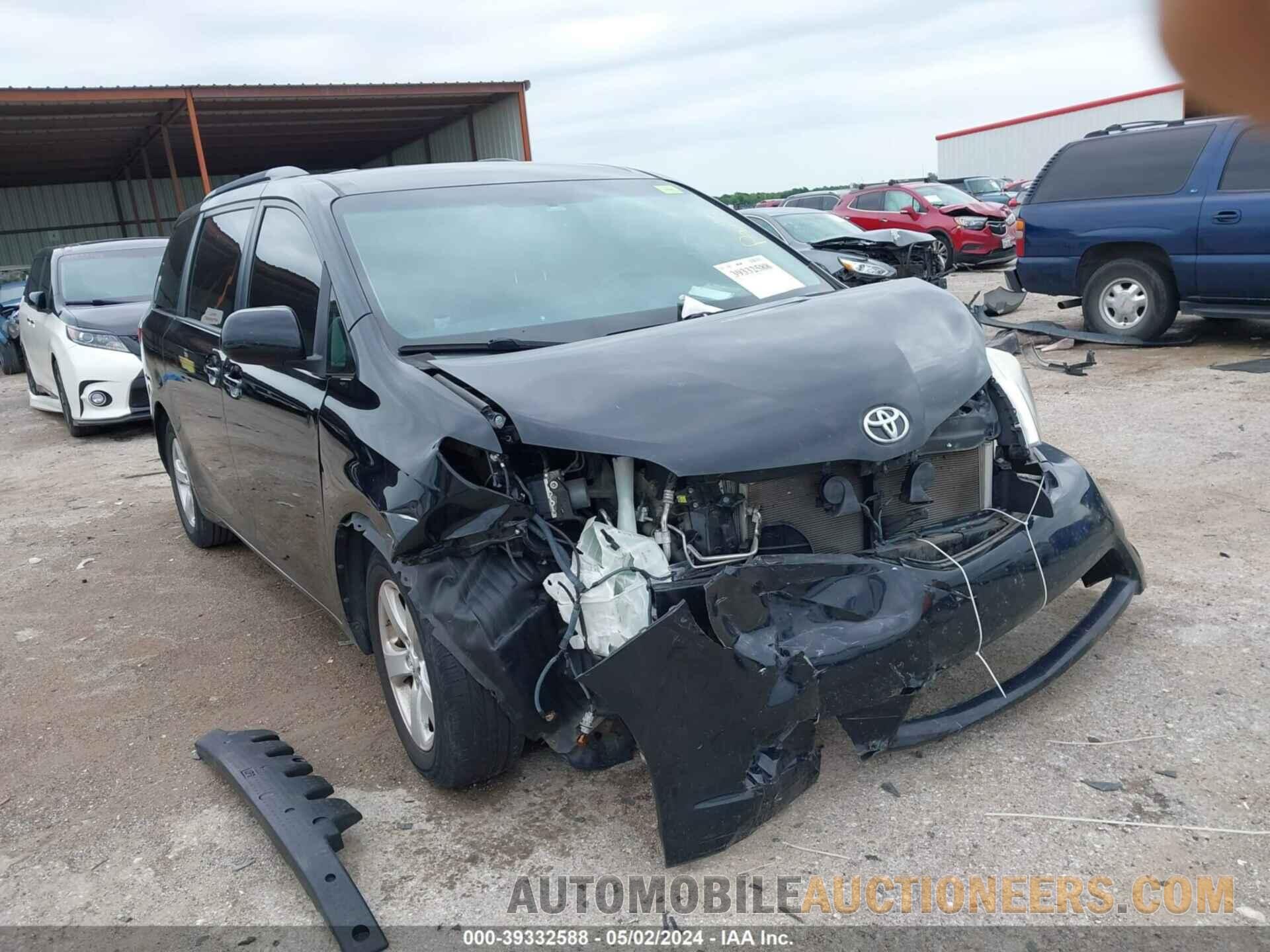 5TDKK3DC1FS637252 TOYOTA SIENNA 2015