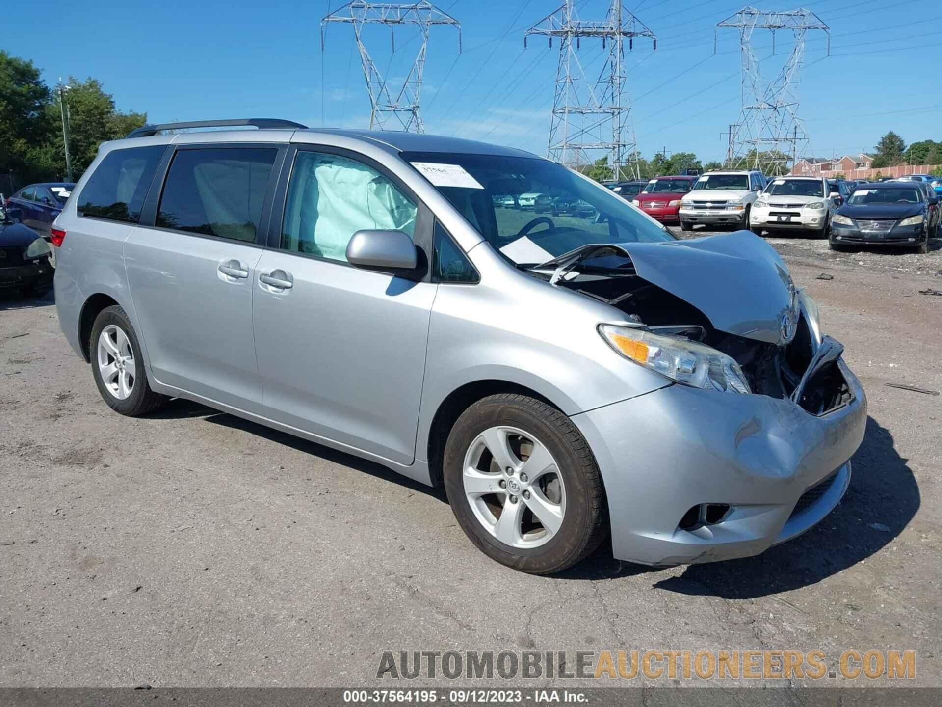 5TDKK3DC1FS684989 TOYOTA SIENNA 2015