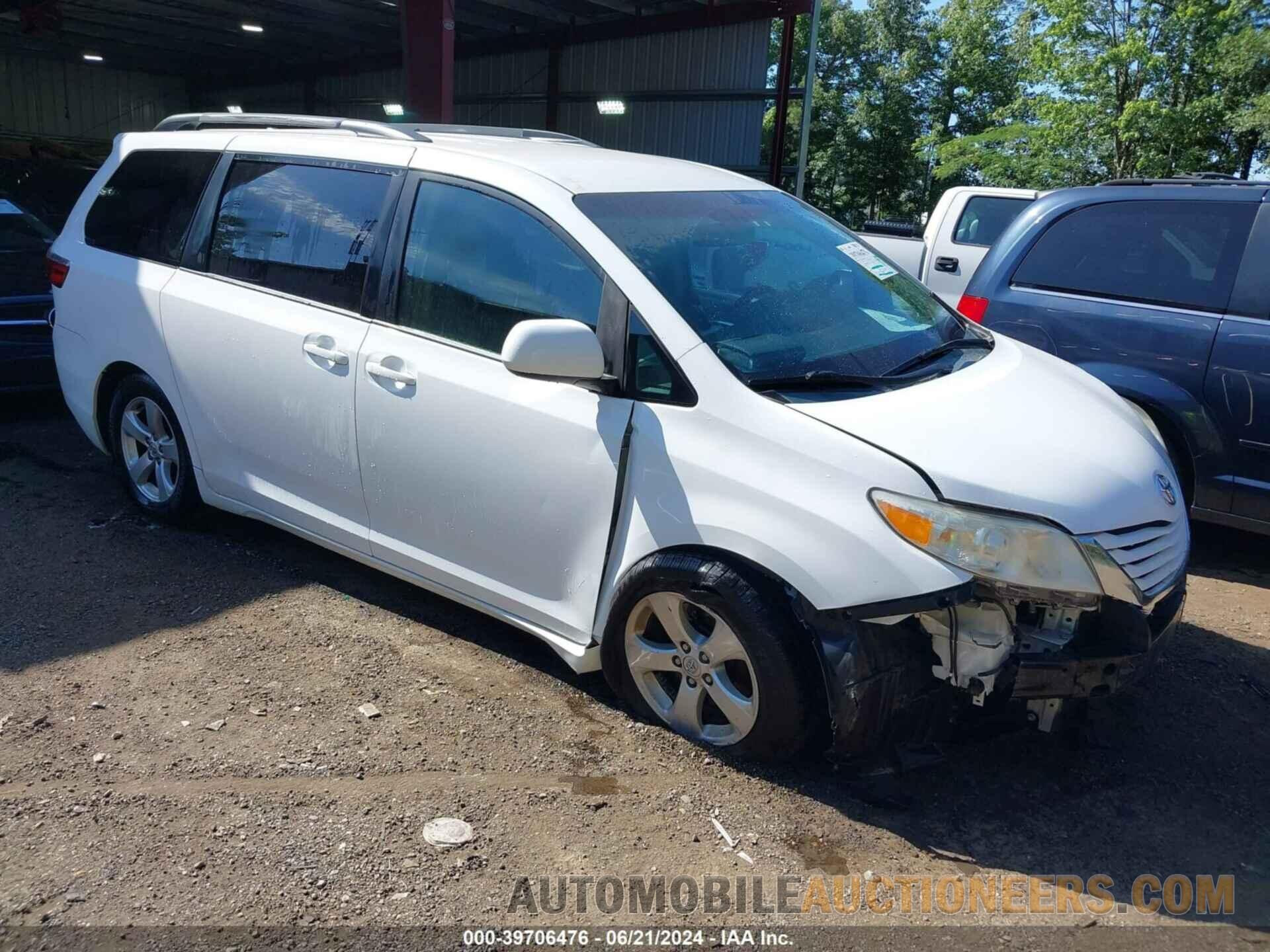 5TDKK3DC2FS528931 TOYOTA SIENNA 2015