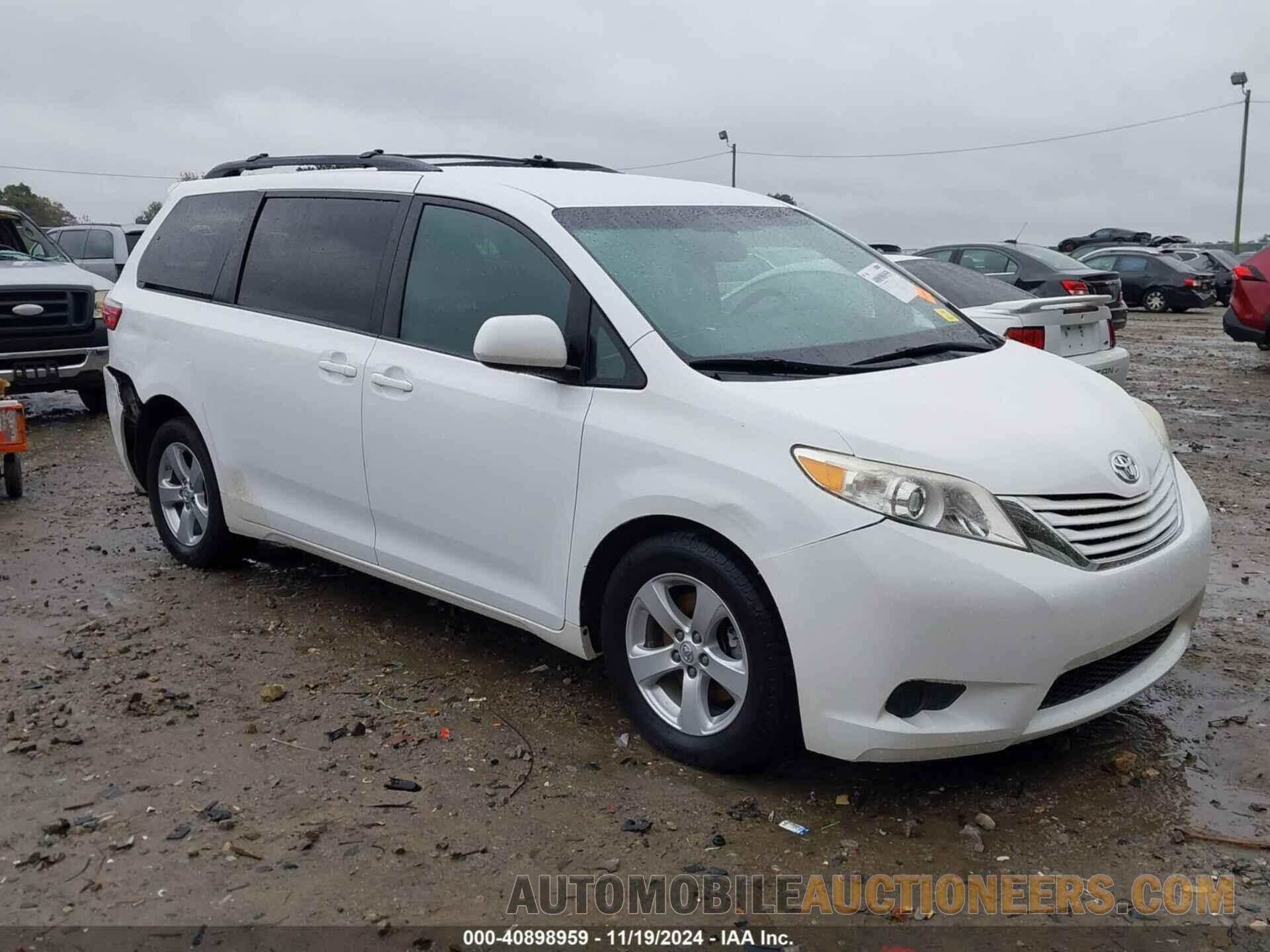 5TDKK3DC2FS564358 TOYOTA SIENNA 2015