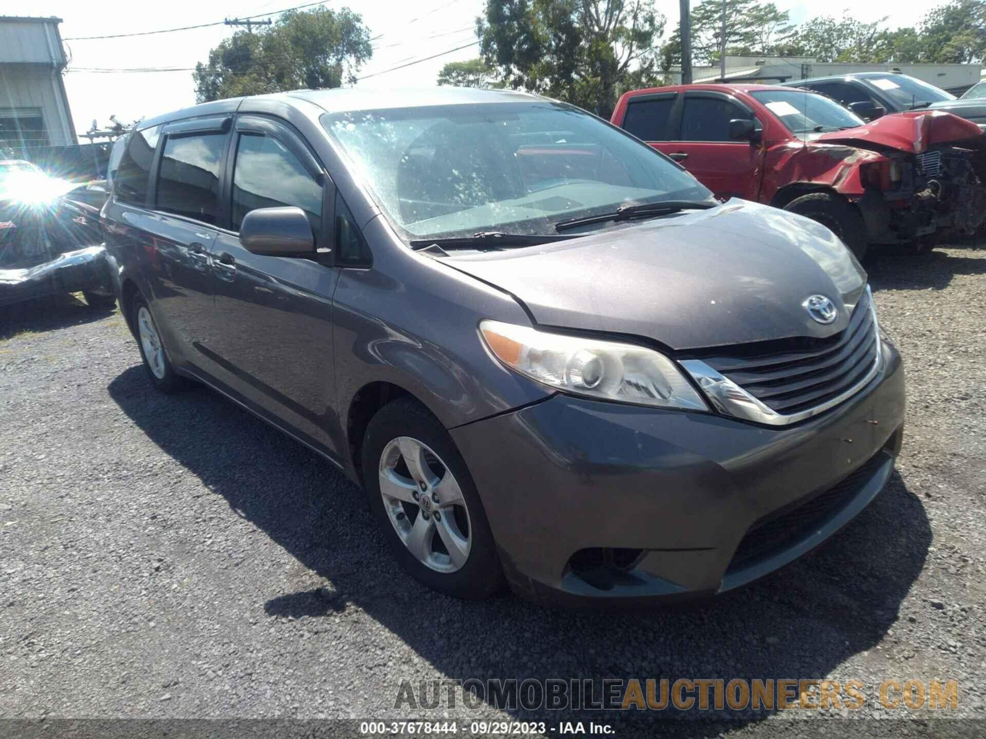 5TDKK3DC2FS594833 TOYOTA SIENNA 2015