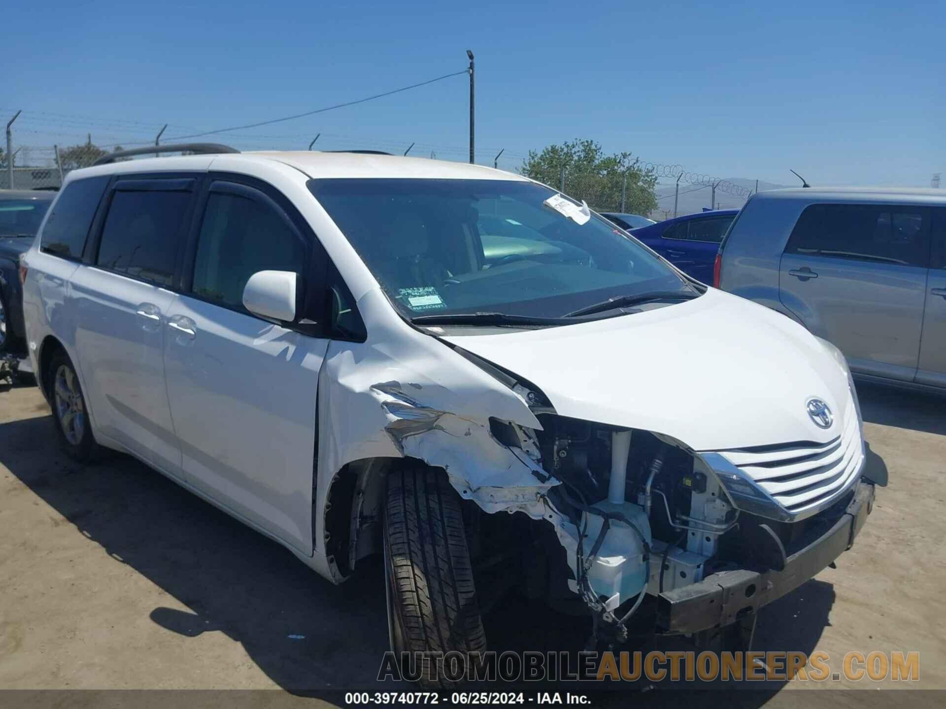 5TDKK3DC2FS636689 TOYOTA SIENNA 2015