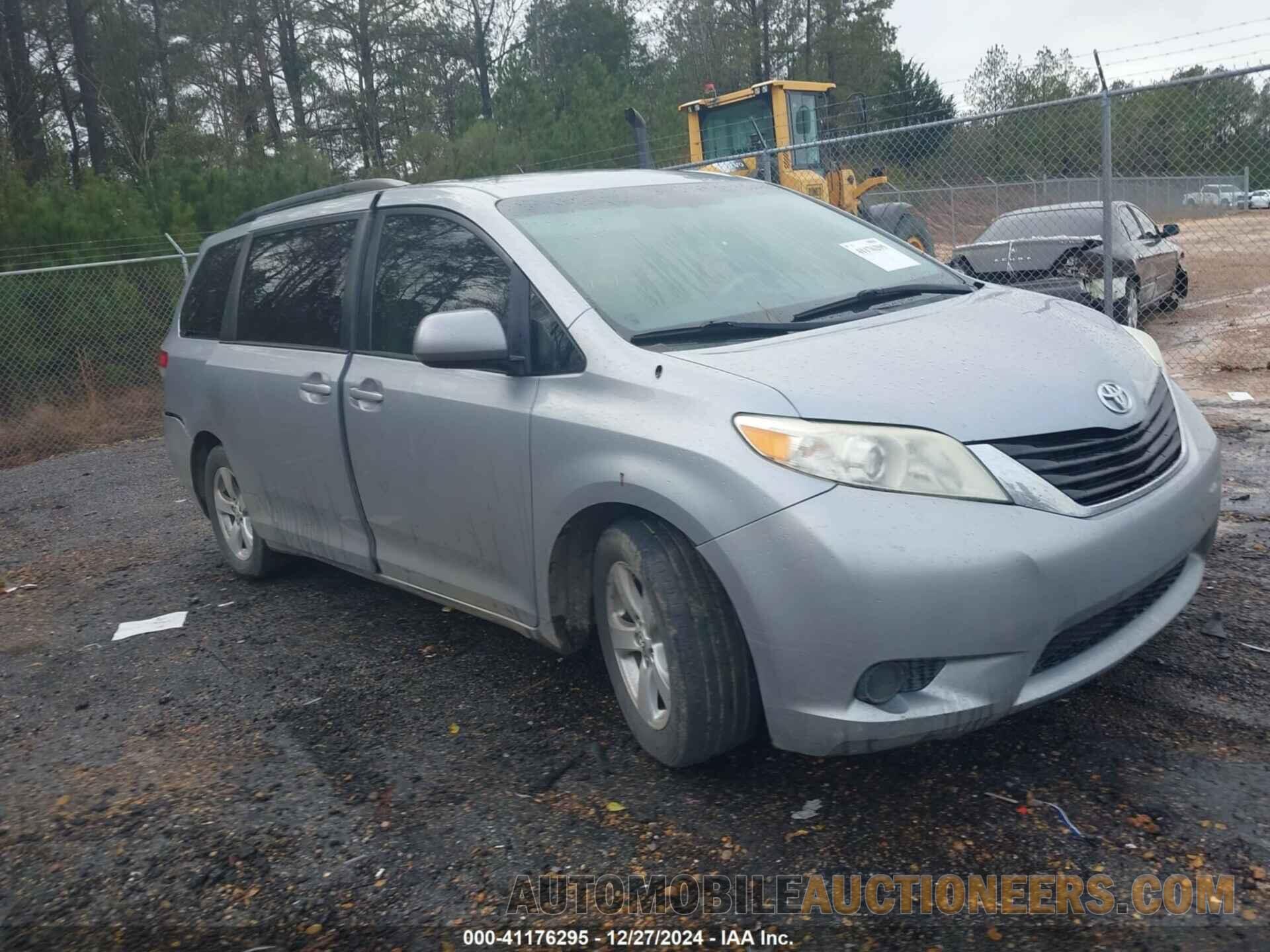 5TDKK3DC3ES415617 TOYOTA SIENNA 2014