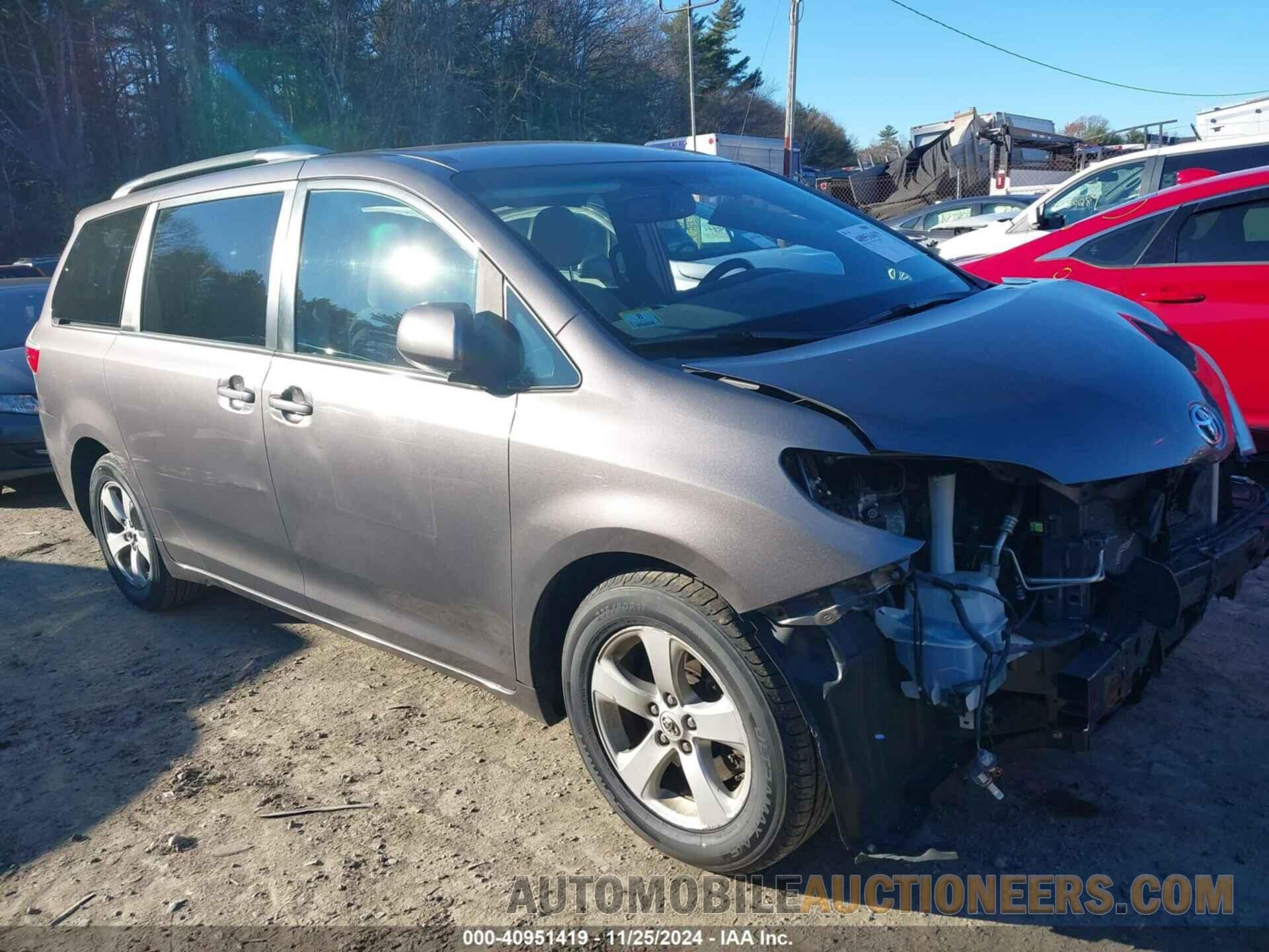 5TDKK3DC3FS539078 TOYOTA SIENNA 2015