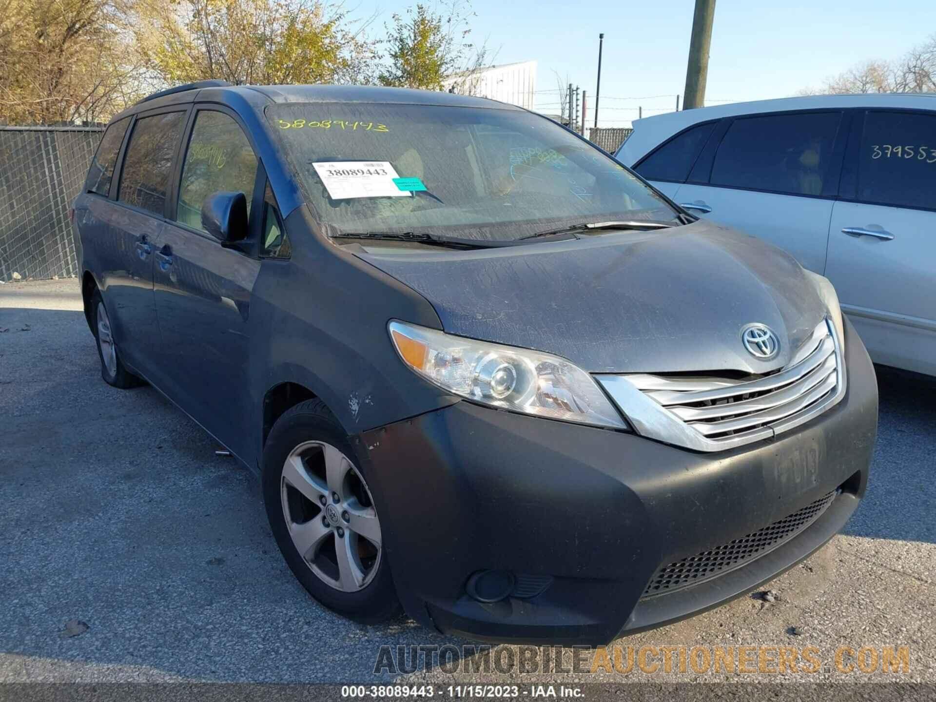 5TDKK3DC3FS545463 TOYOTA SIENNA 2015