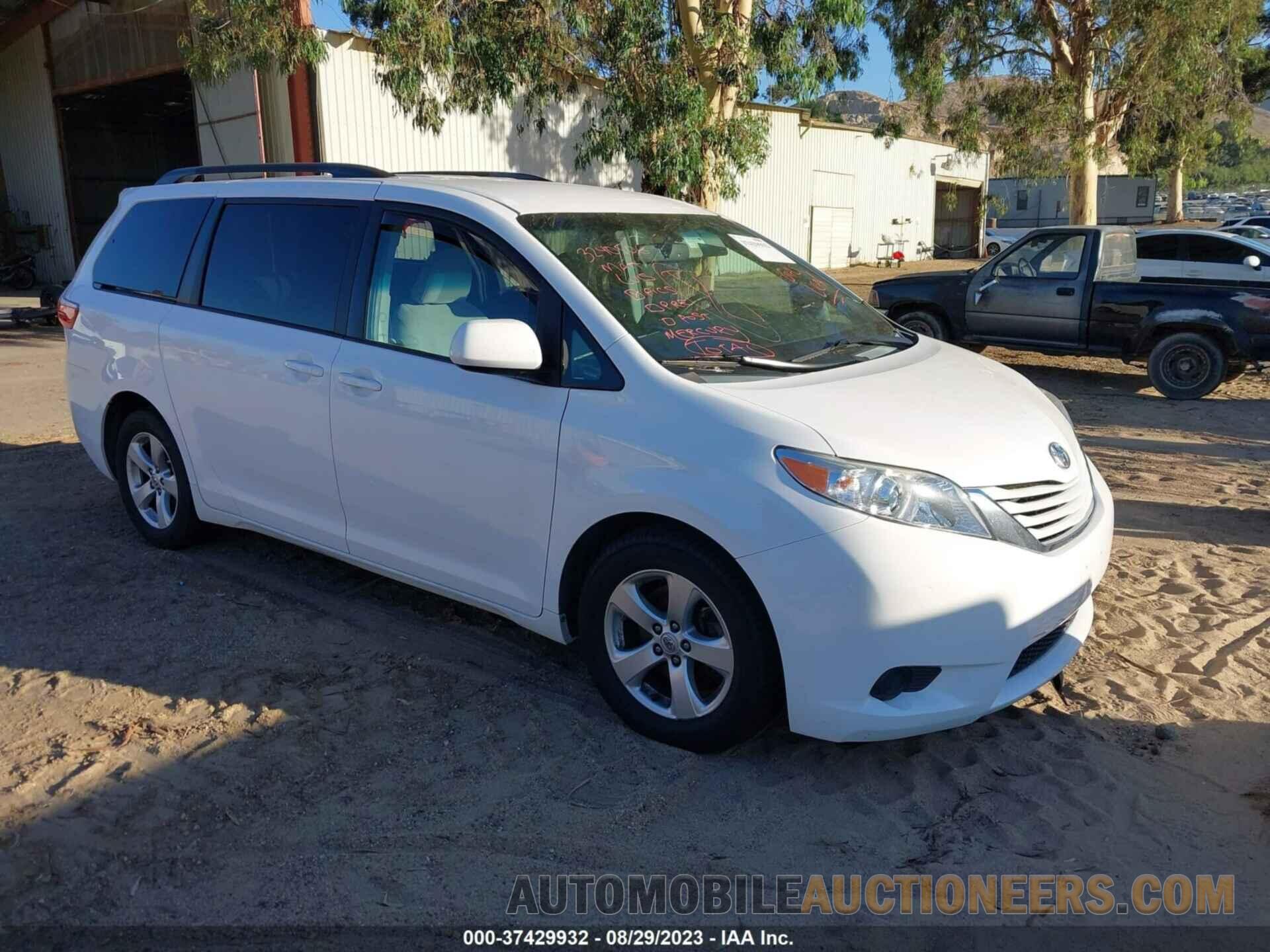 5TDKK3DC3FS551778 TOYOTA SIENNA 2015