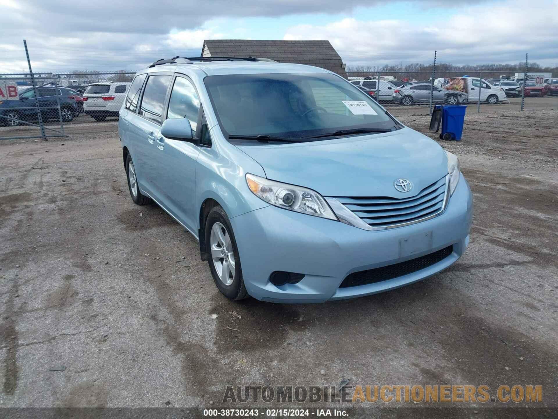 5TDKK3DC3FS569505 TOYOTA SIENNA 2015