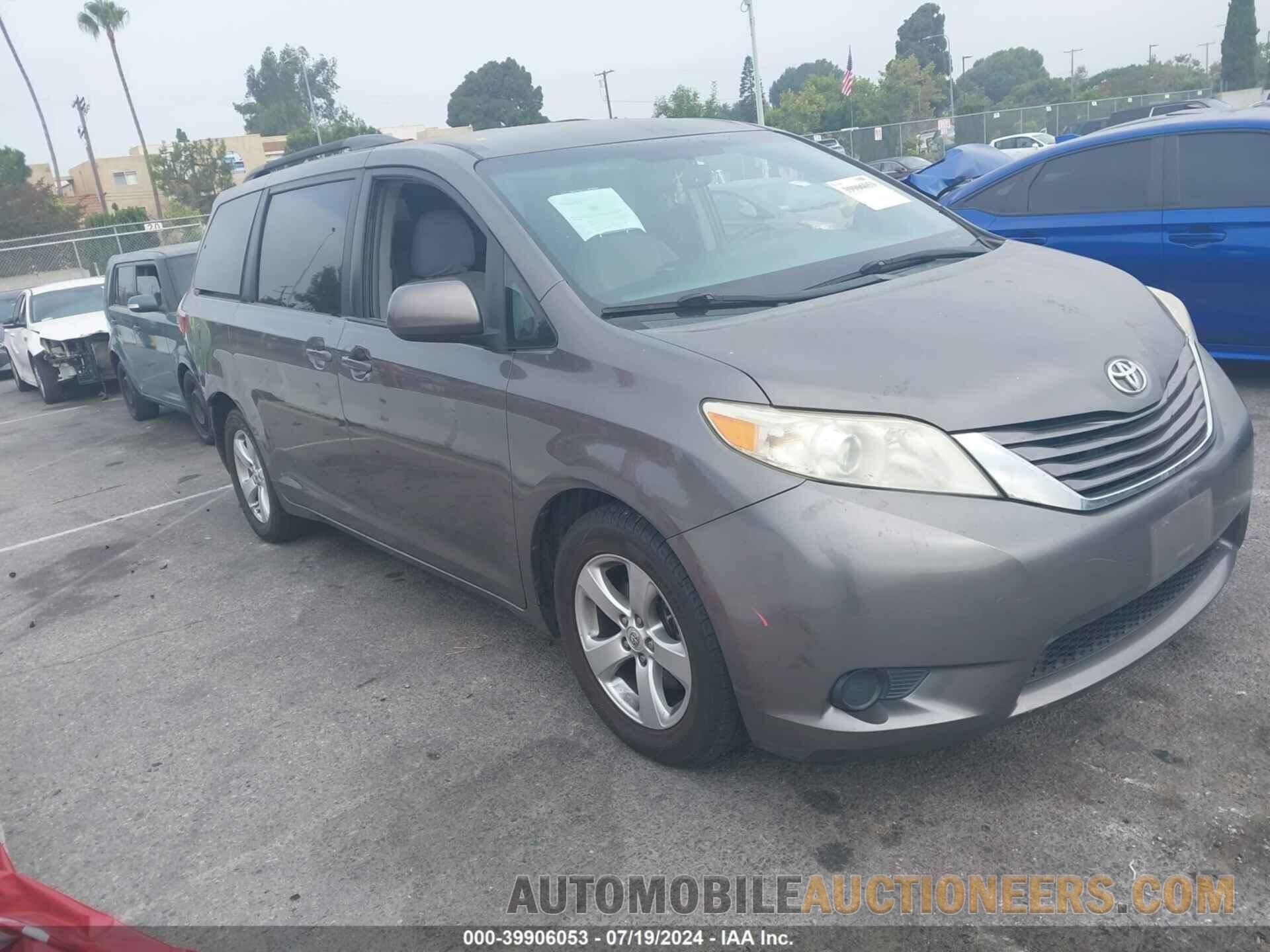 5TDKK3DC3FS605113 TOYOTA SIENNA 2015