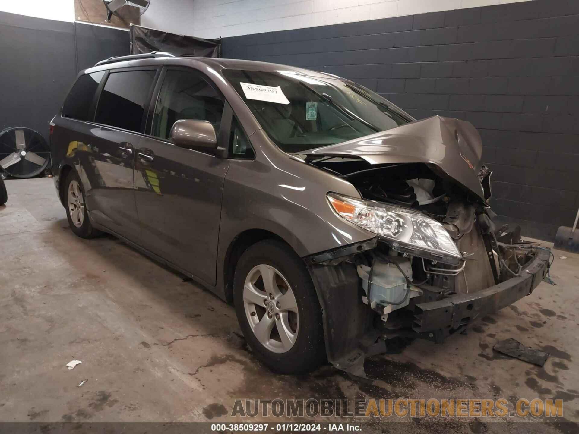 5TDKK3DC3FS679163 TOYOTA SIENNA 2015