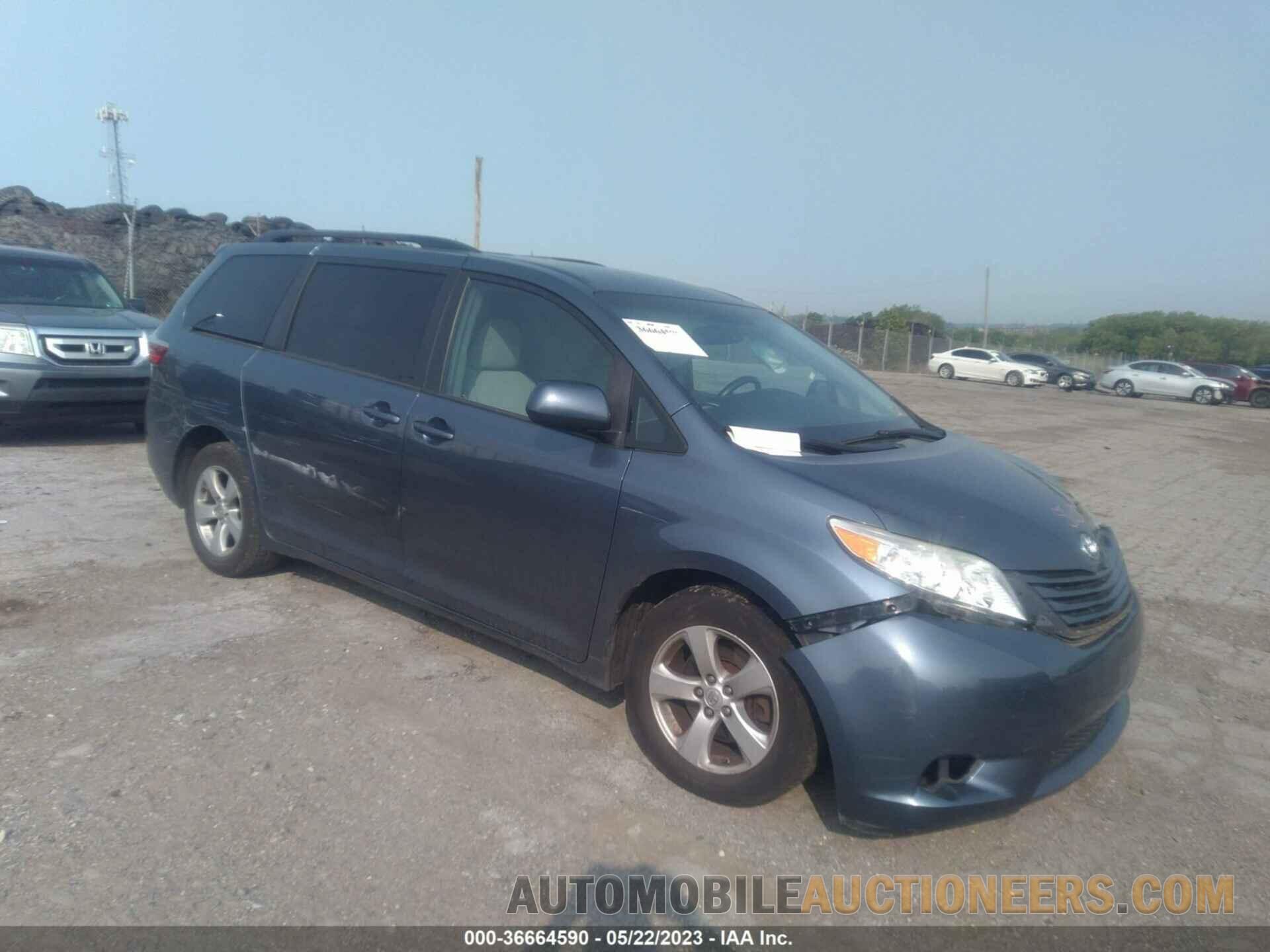 5TDKK3DC3FS683682 TOYOTA SIENNA 2015