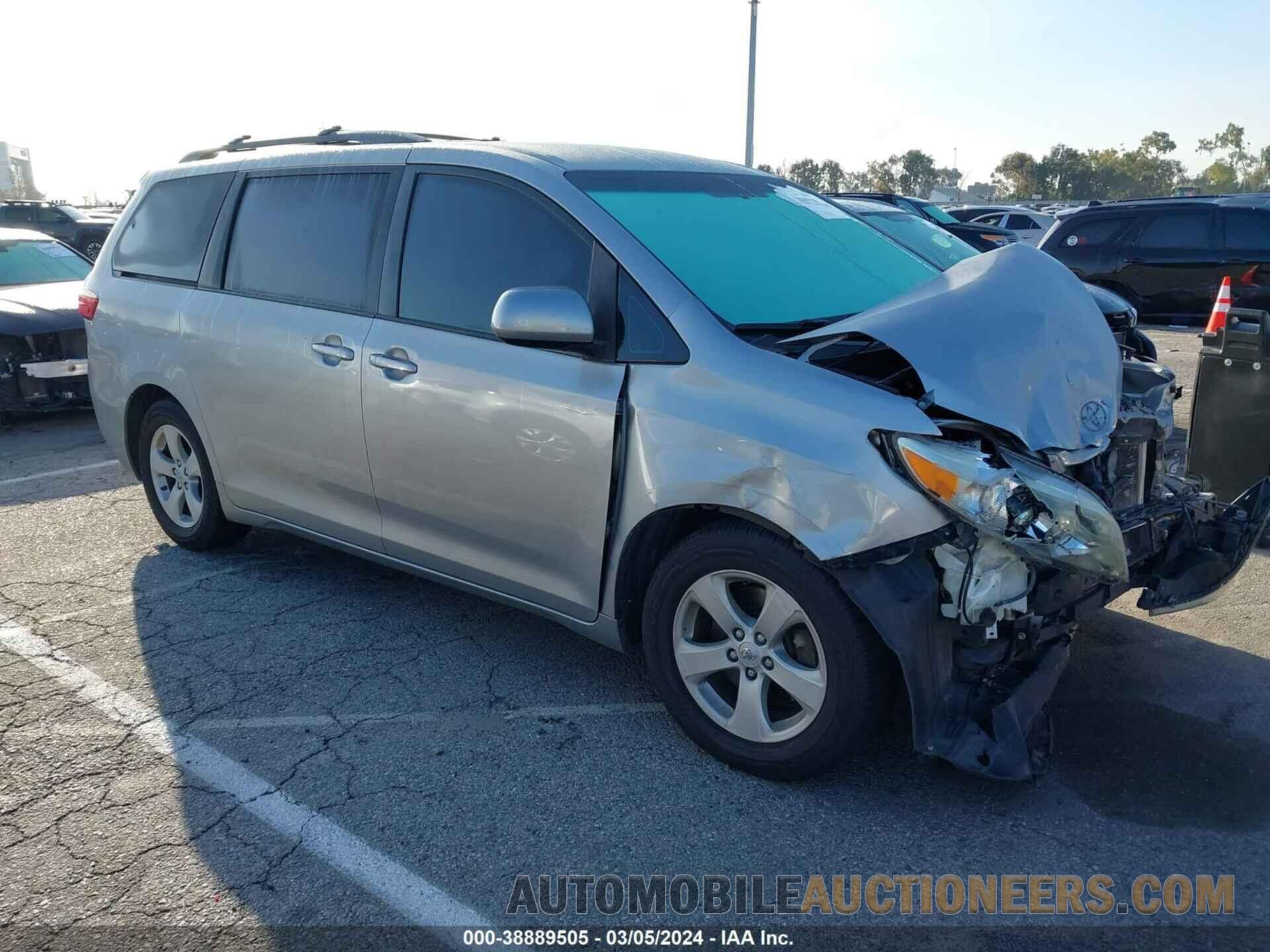 5TDKK3DC4FS564653 TOYOTA SIENNA 2015