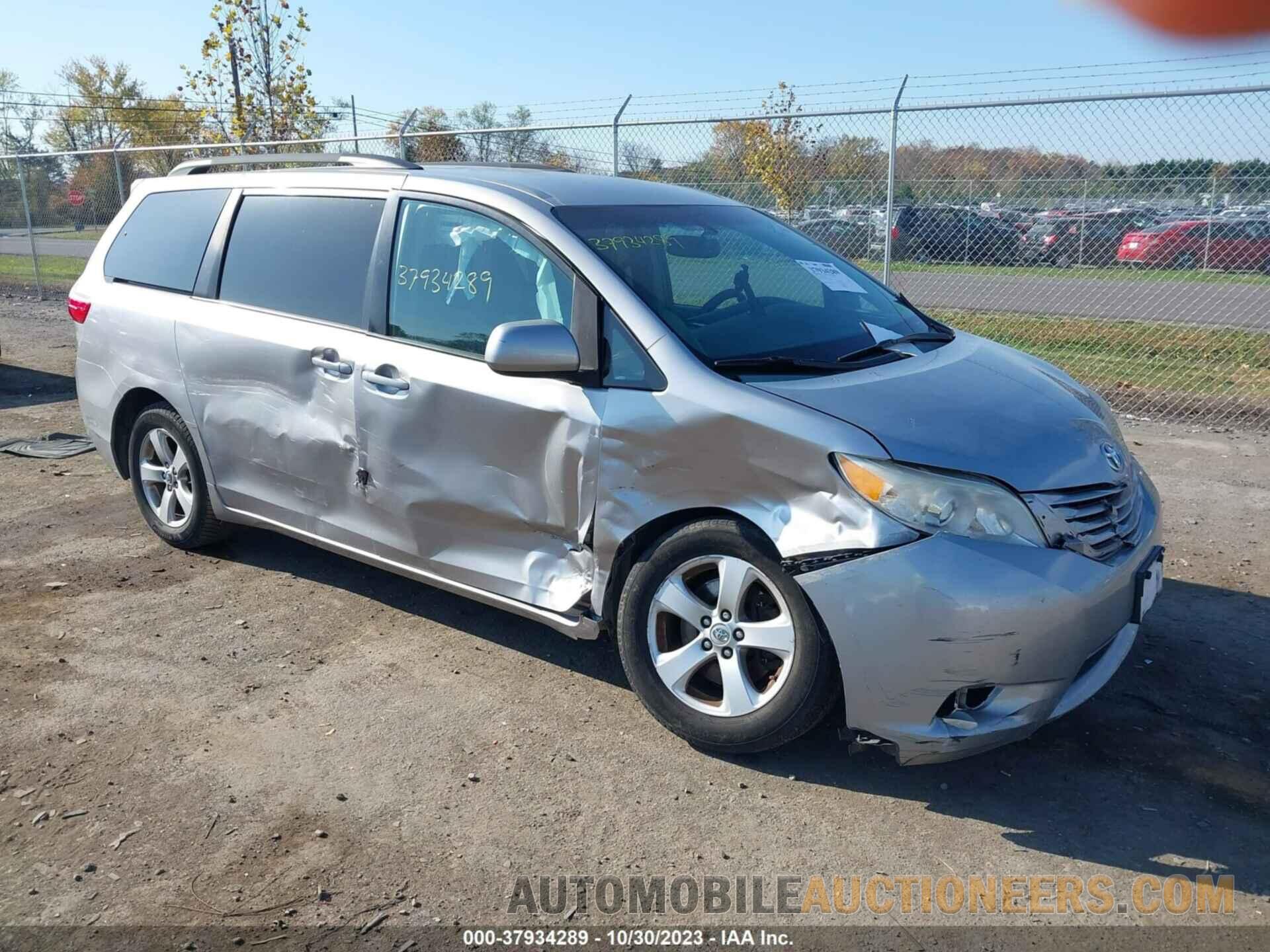 5TDKK3DC4FS571019 TOYOTA SIENNA 2015