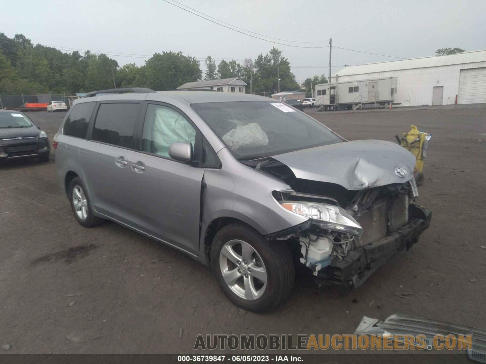 5TDKK3DC4FS584093 TOYOTA SIENNA 2015