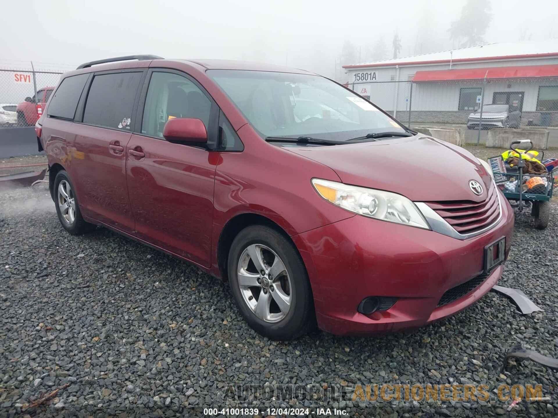 5TDKK3DC4FS592436 TOYOTA SIENNA 2015