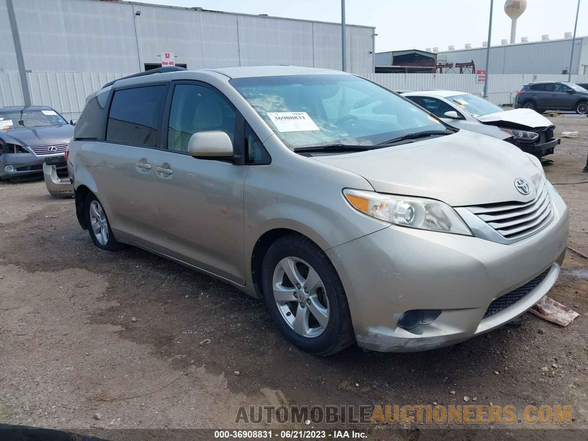 5TDKK3DC4FS648262 TOYOTA SIENNA 2015