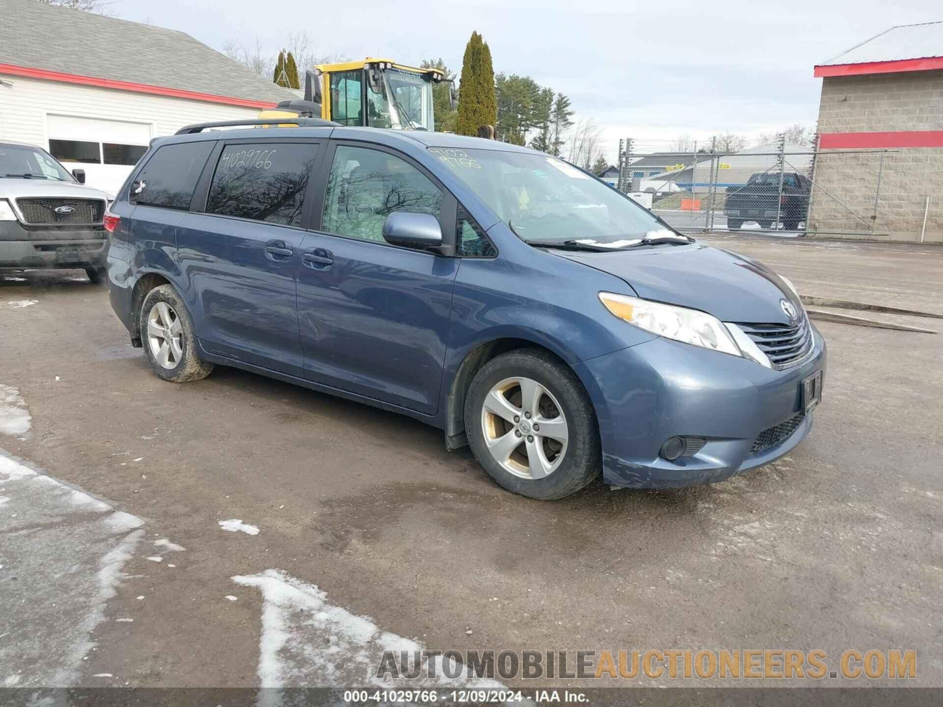 5TDKK3DC4FS654434 TOYOTA SIENNA 2015