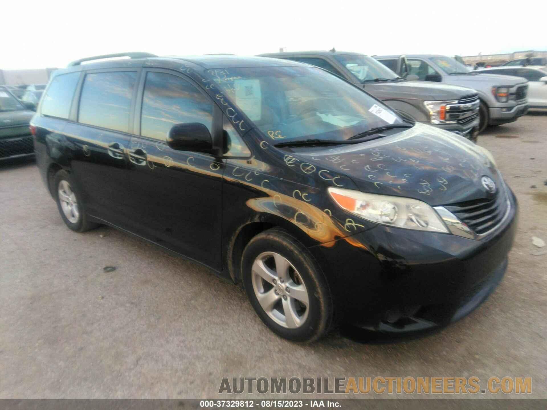 5TDKK3DC4FS672044 TOYOTA SIENNA 2015