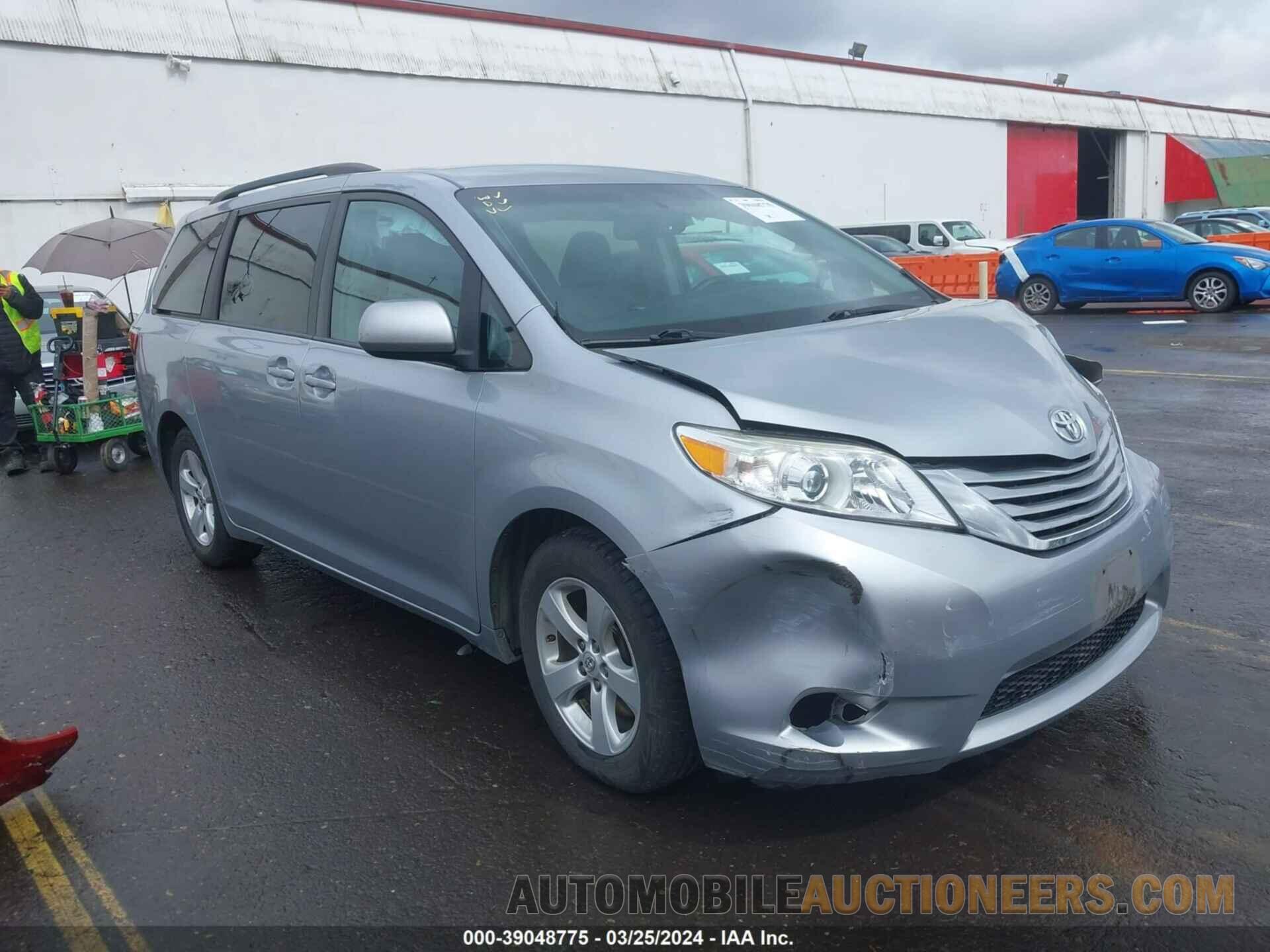 5TDKK3DC4FS689815 TOYOTA SIENNA 2015