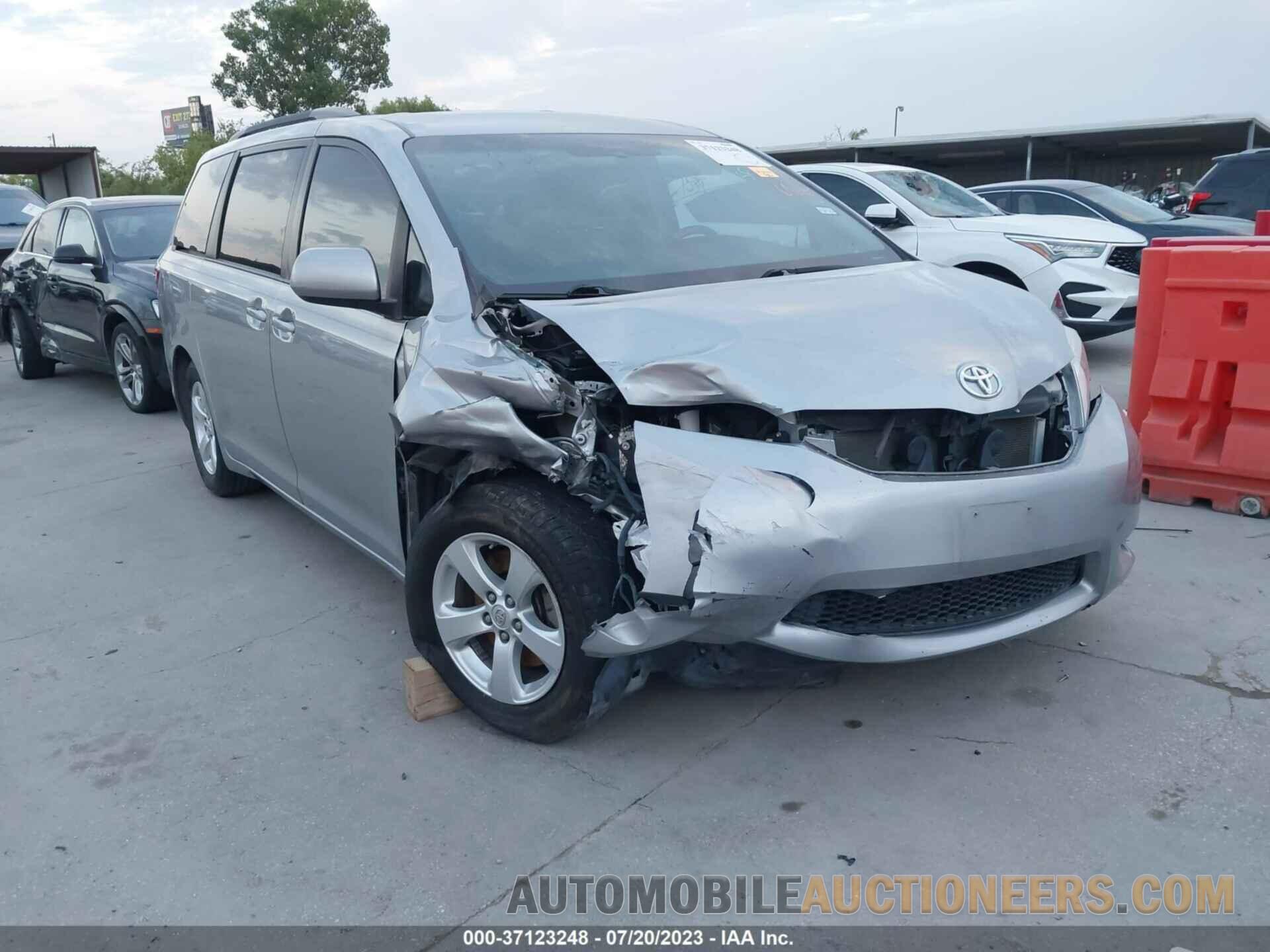 5TDKK3DC4GS721468 TOYOTA SIENNA 2016