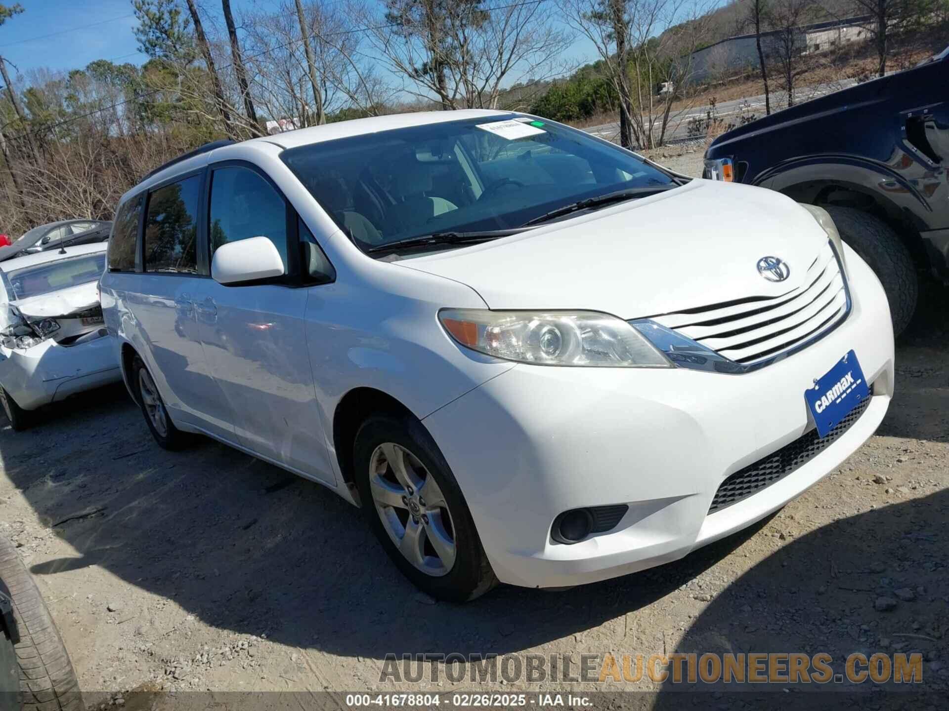 5TDKK3DC5FS573166 TOYOTA SIENNA 2015