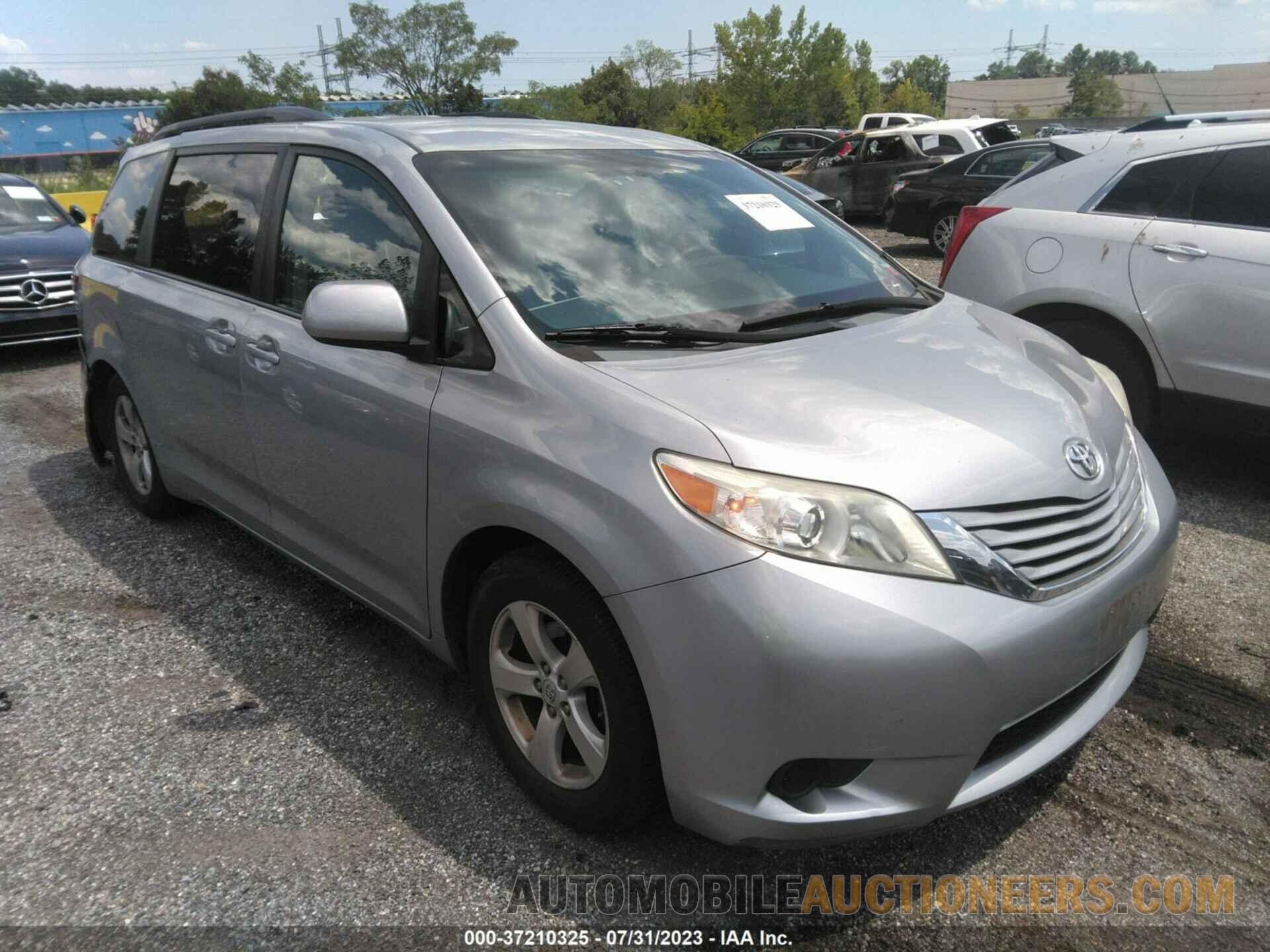 5TDKK3DC5FS579324 TOYOTA SIENNA 2015