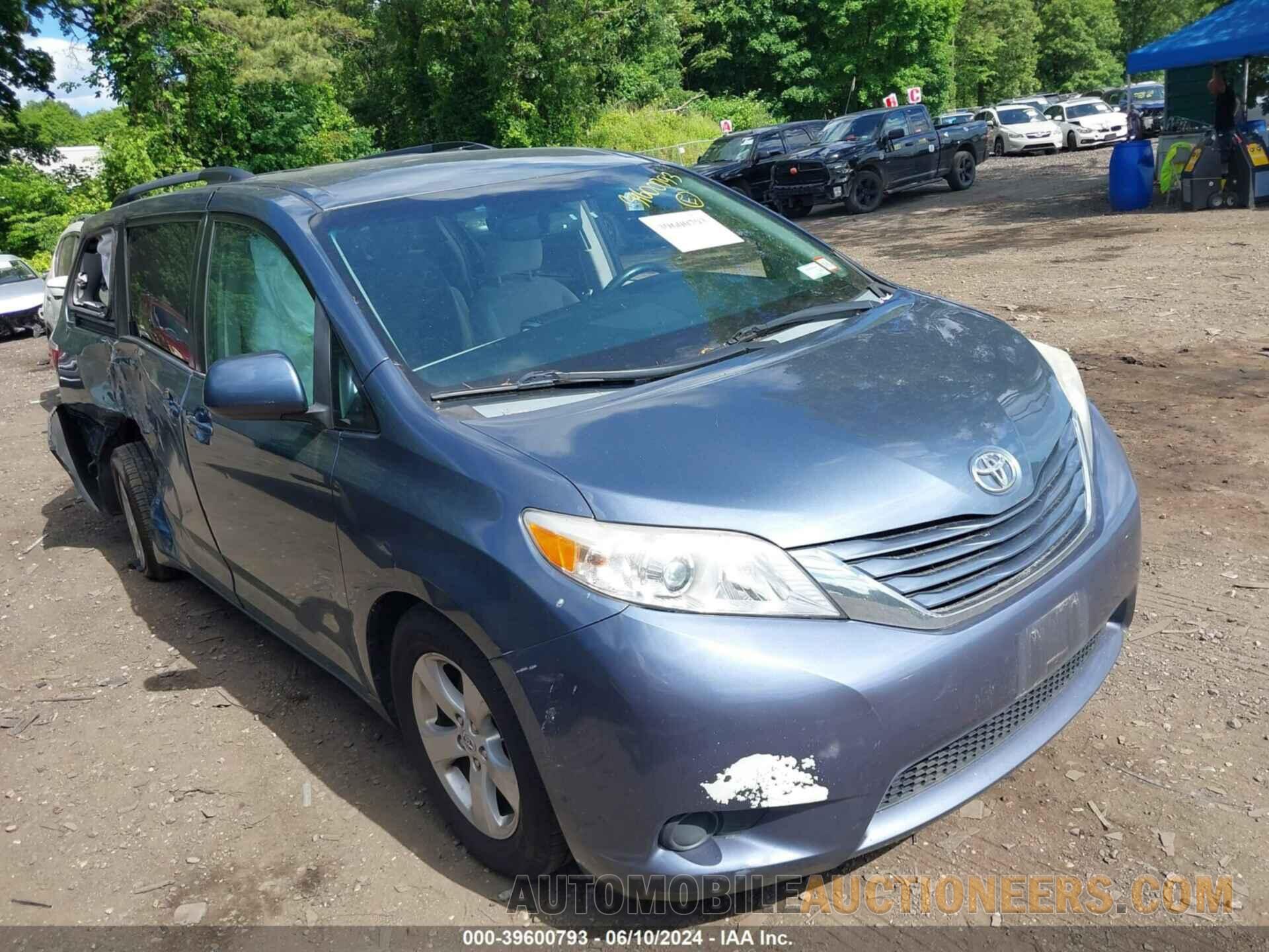 5TDKK3DC5FS609017 TOYOTA SIENNA 2015