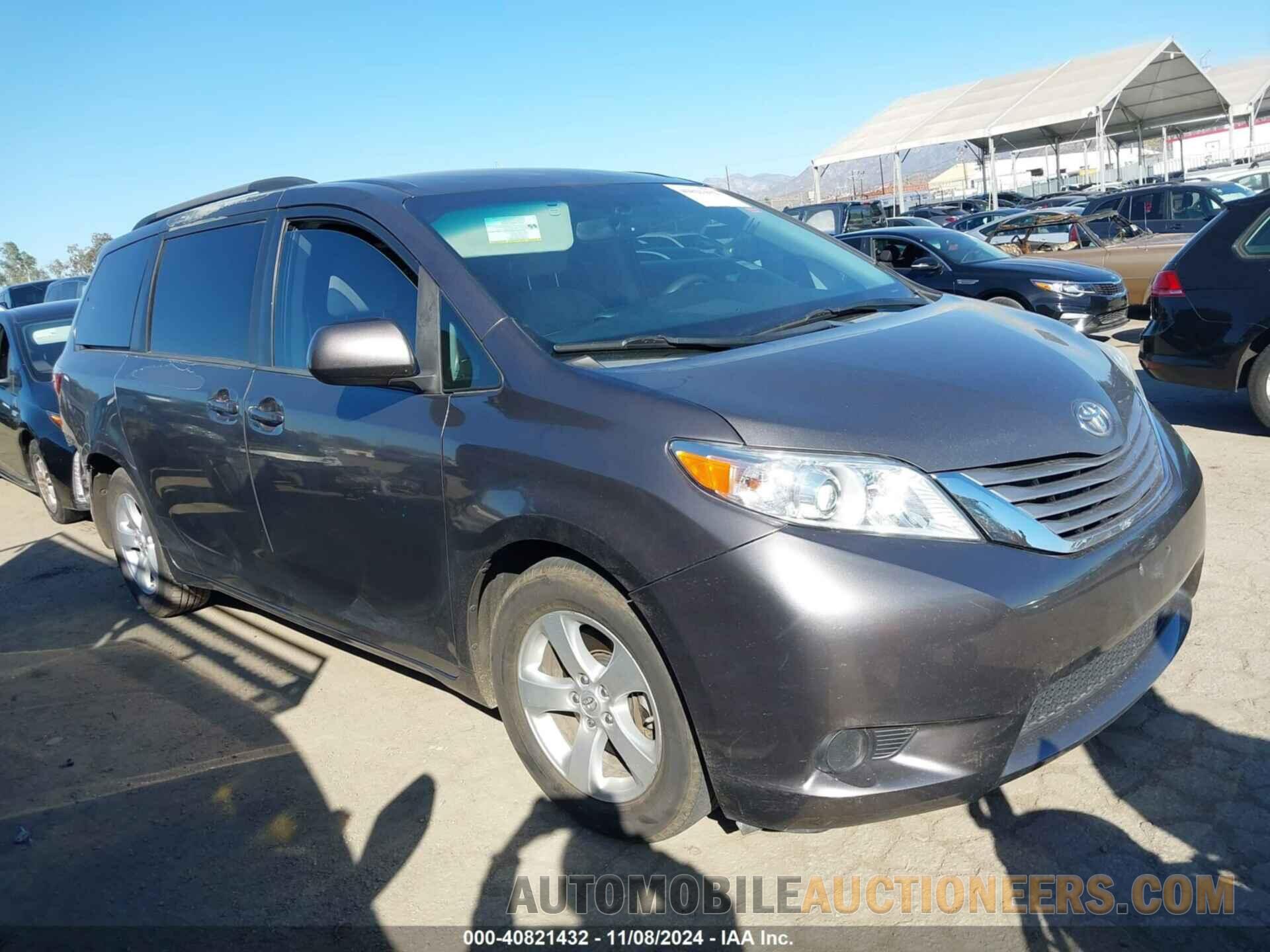 5TDKK3DC5FS627503 TOYOTA SIENNA 2015