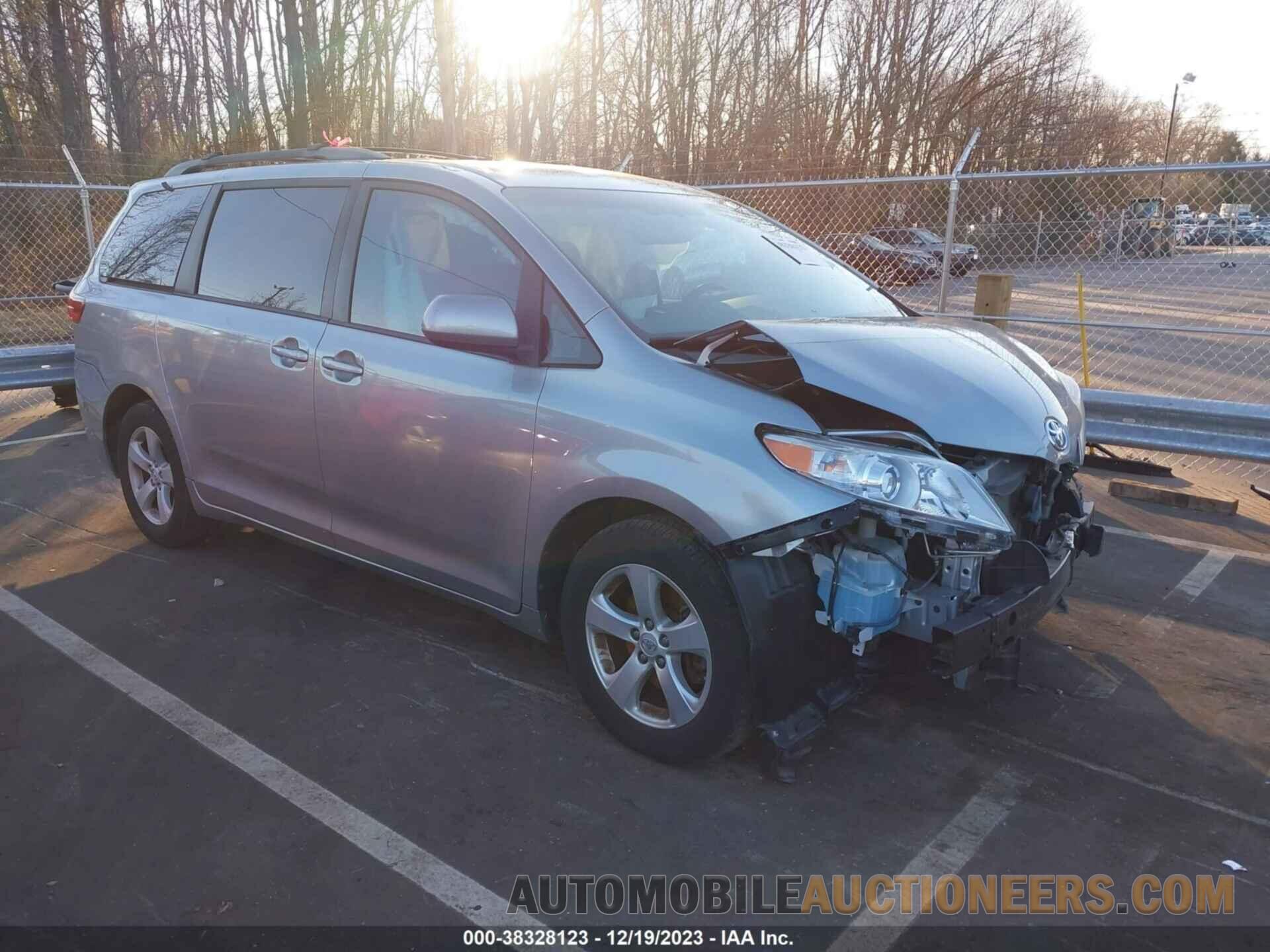 5TDKK3DC5FS652949 TOYOTA SIENNA 2015