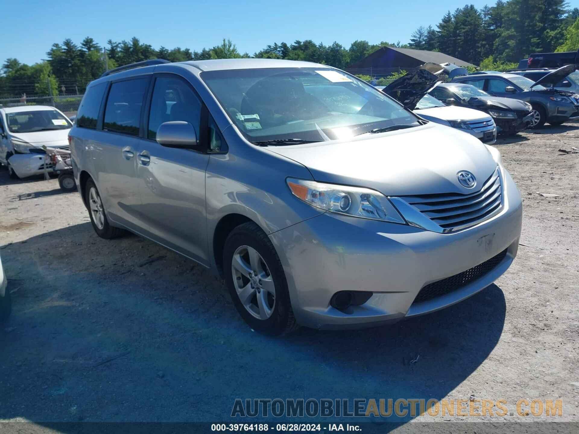 5TDKK3DC5FS667354 TOYOTA SIENNA 2015