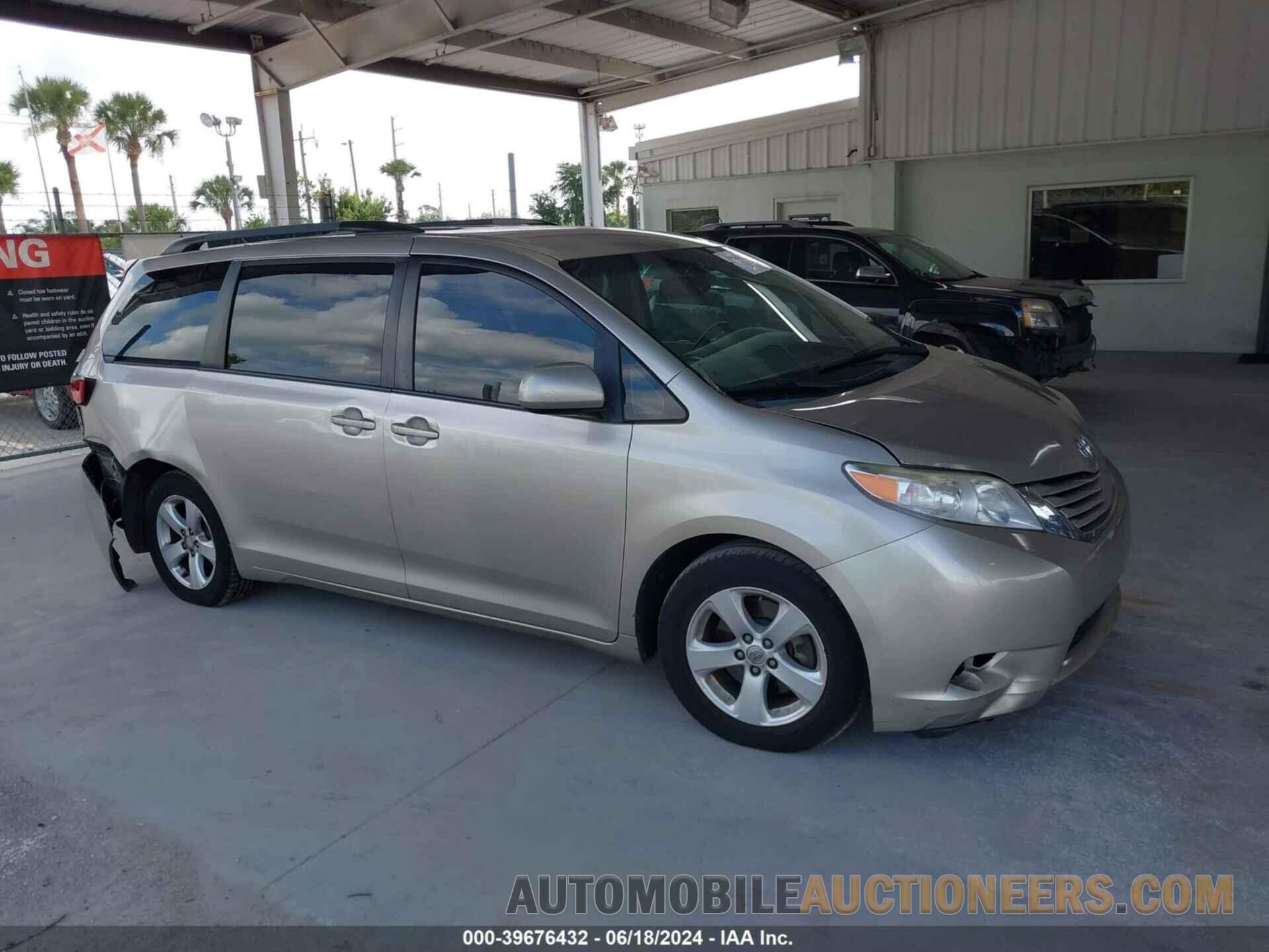 5TDKK3DC5FS672456 TOYOTA SIENNA 2015