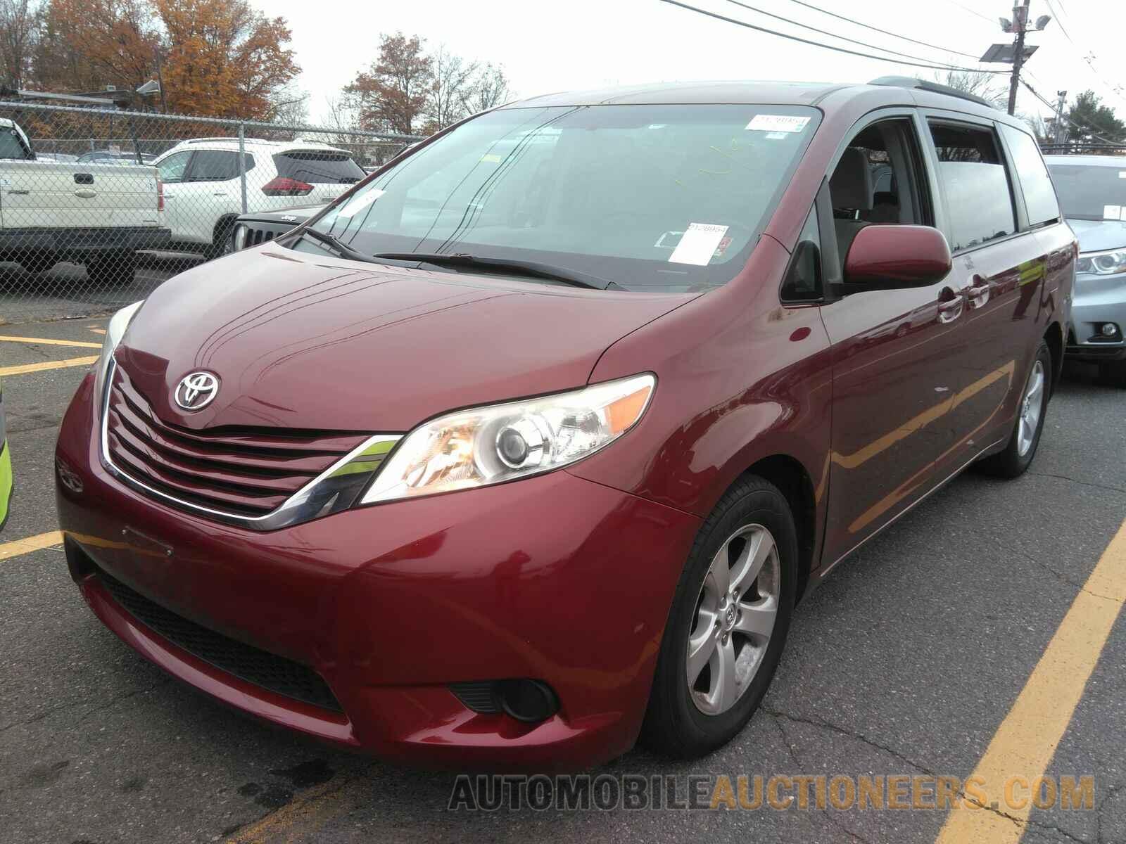 5TDKK3DC6FS531170 Toyota Sienna 2015