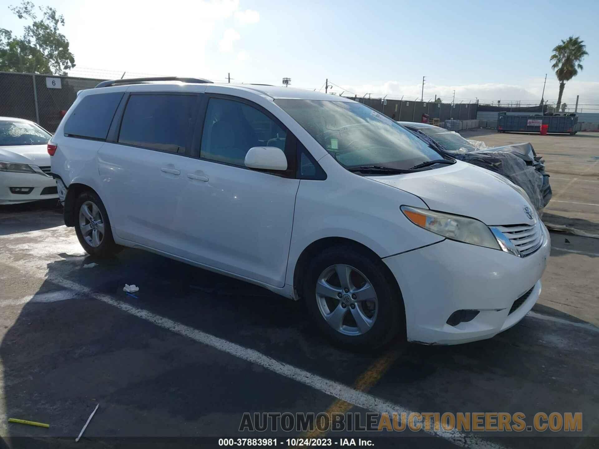 5TDKK3DC6FS542704 TOYOTA SIENNA 2015