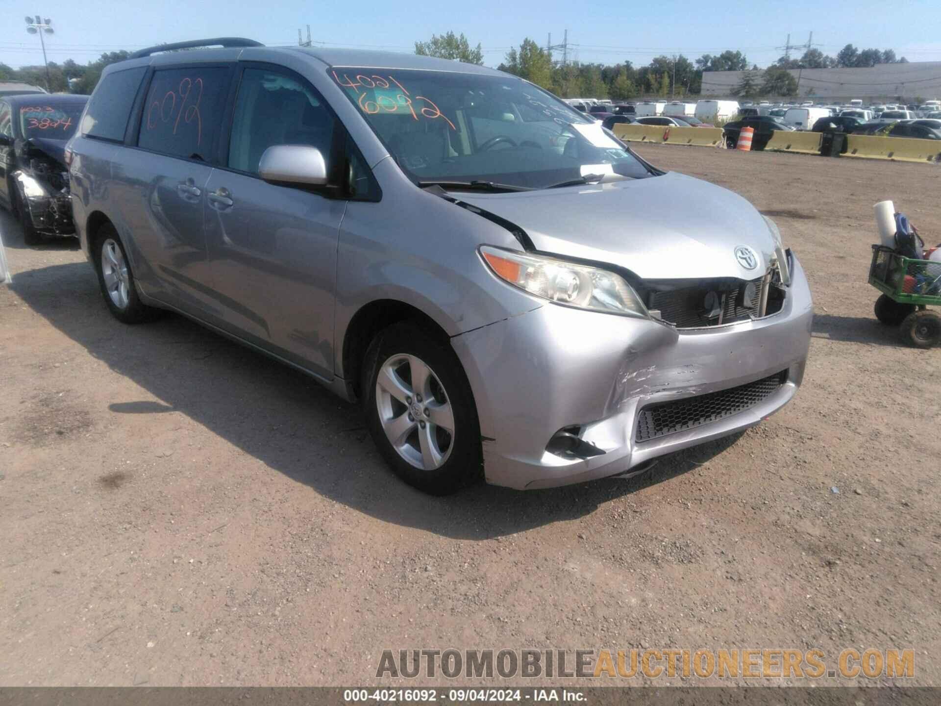 5TDKK3DC6FS601671 TOYOTA SIENNA 2015