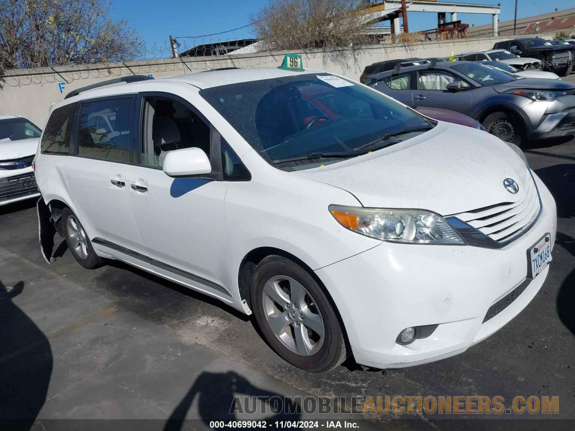 5TDKK3DC6FS611875 TOYOTA SIENNA 2015