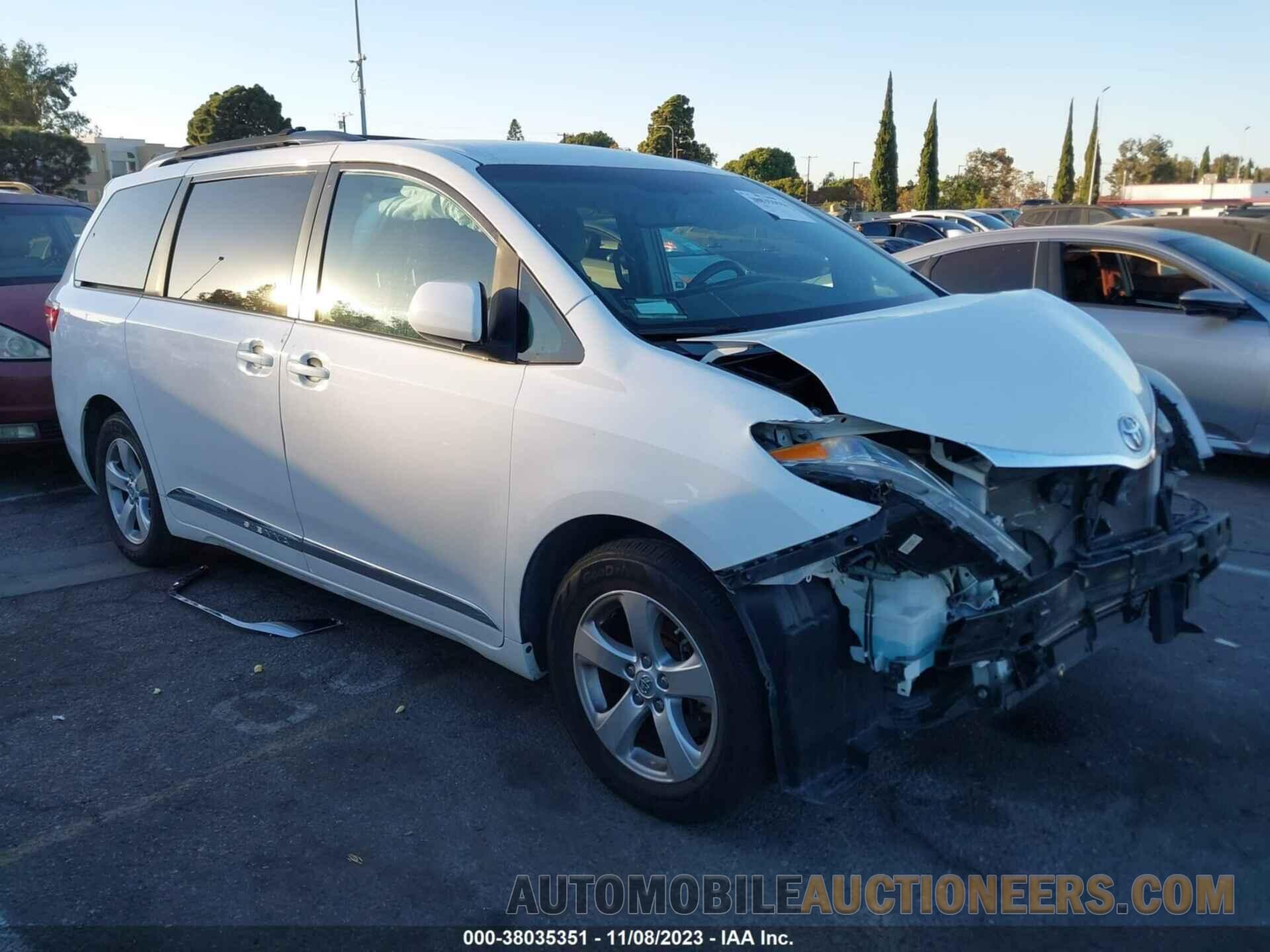 5TDKK3DC6FS618387 TOYOTA SIENNA 2015