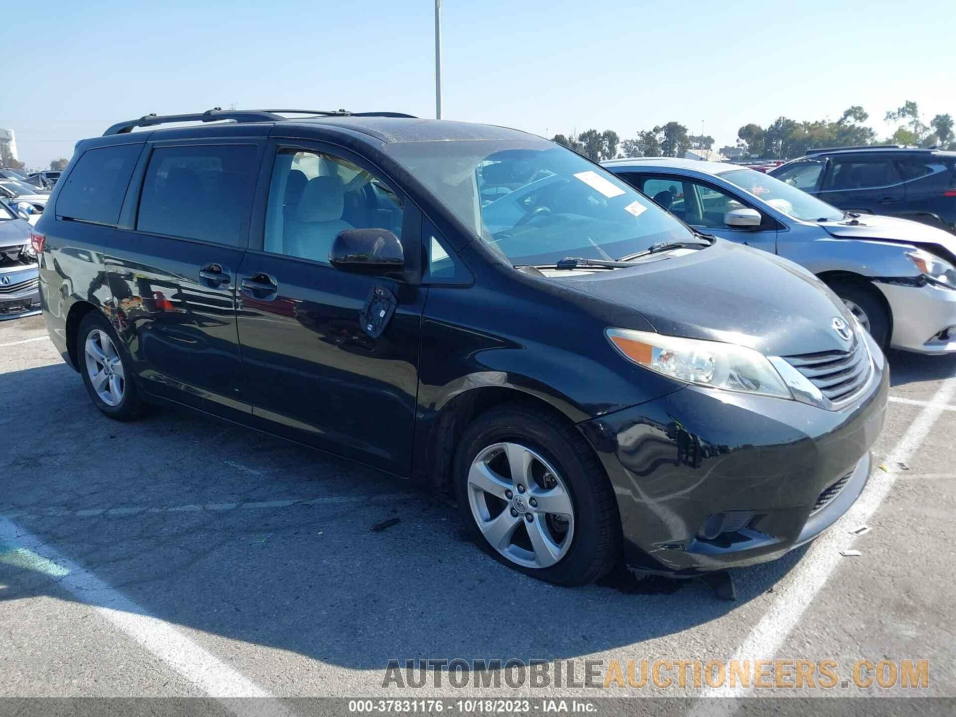 5TDKK3DC6FS667993 TOYOTA SIENNA 2015